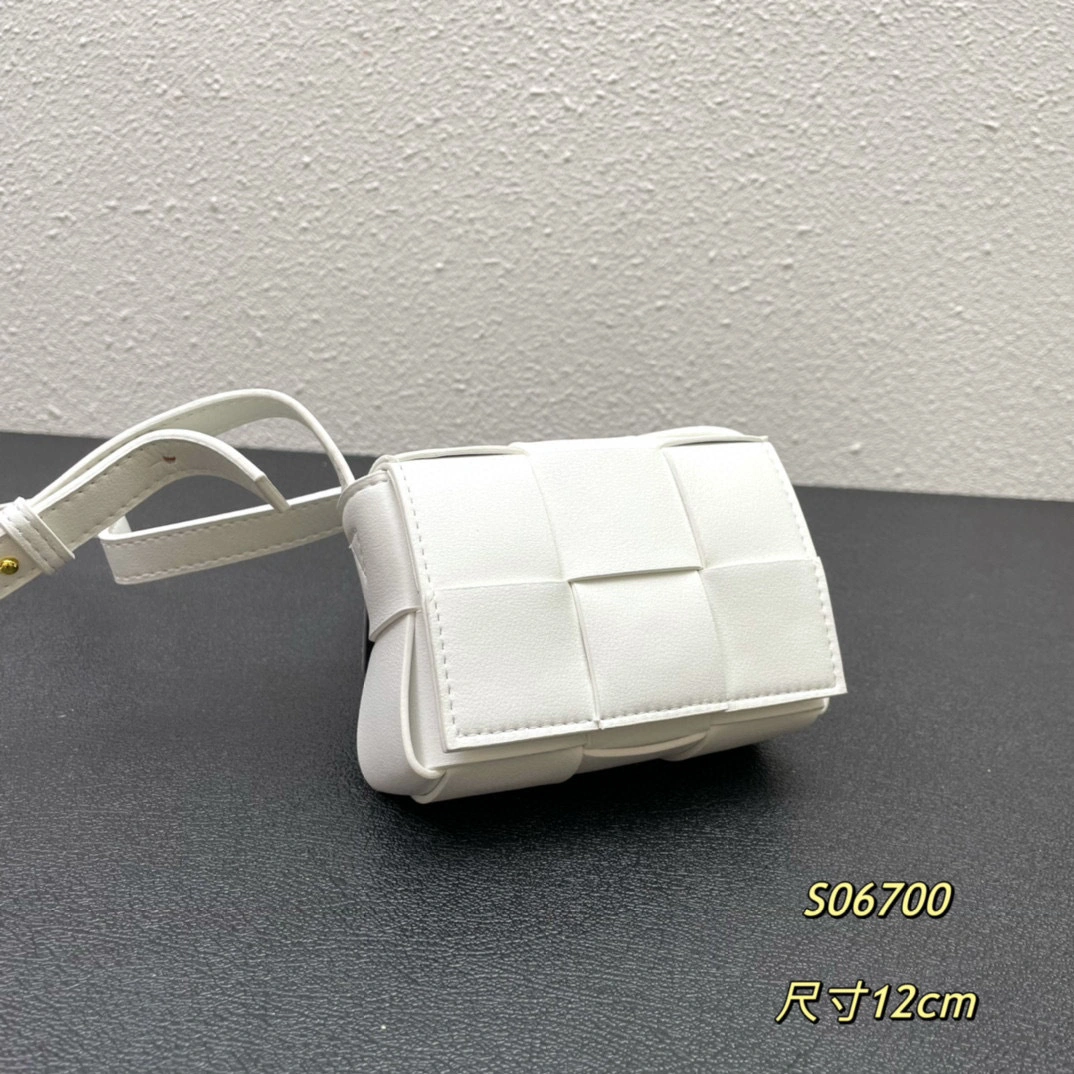 Air- 666688-VMAY1-9009 Mini cassette Bag cowhide item：BT-B225J1806C