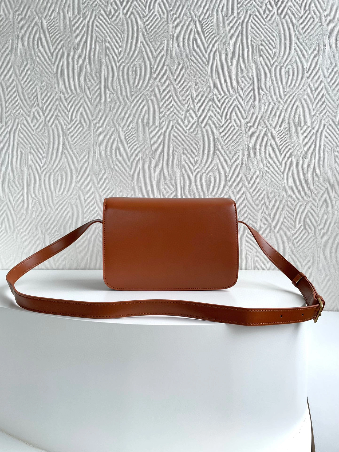 Air-199223BFN-04LU calfskin item：BT-B225F1610C