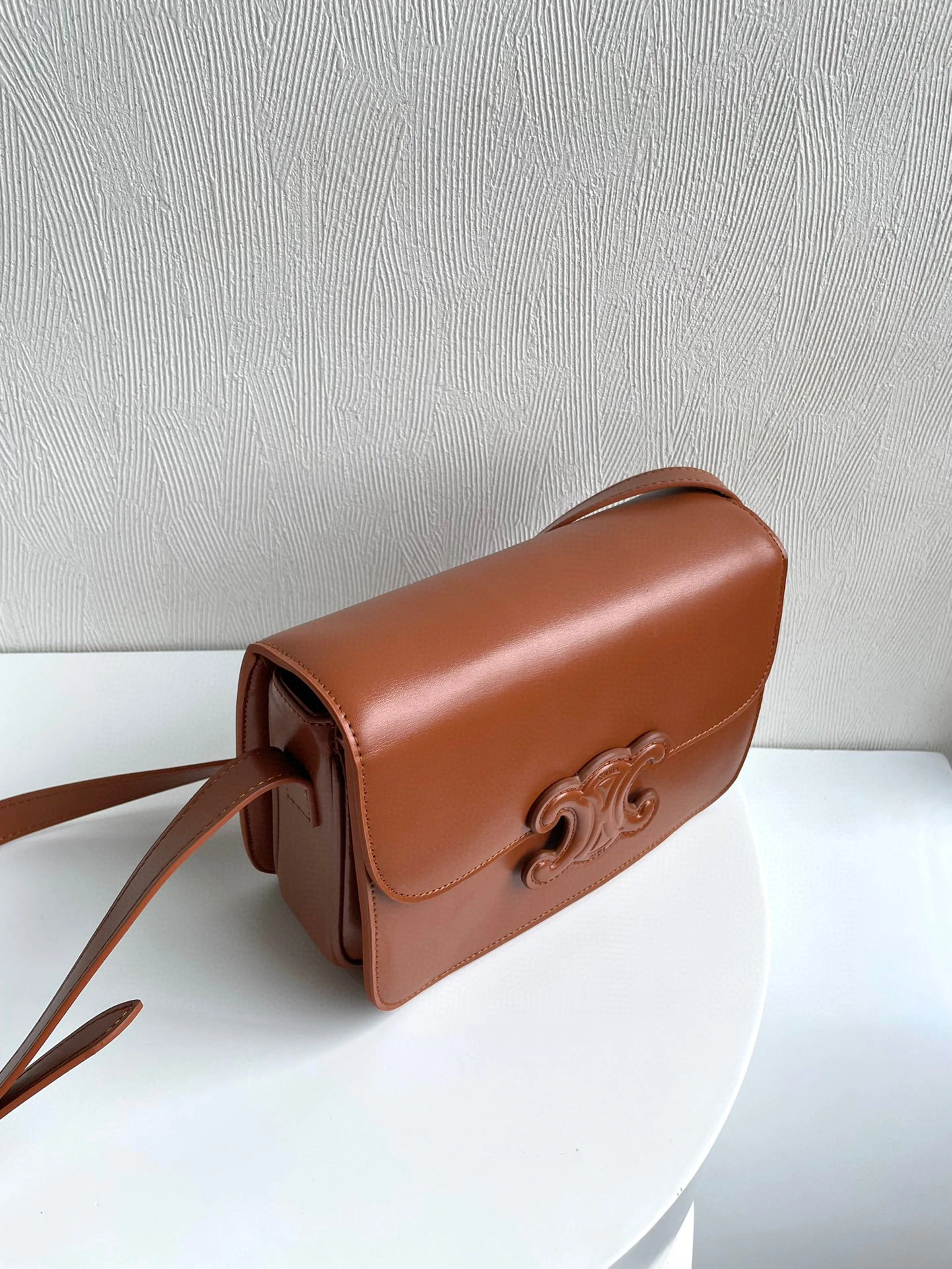 Air-199223BFN-04LU calfskin item：BT-B225F1610C