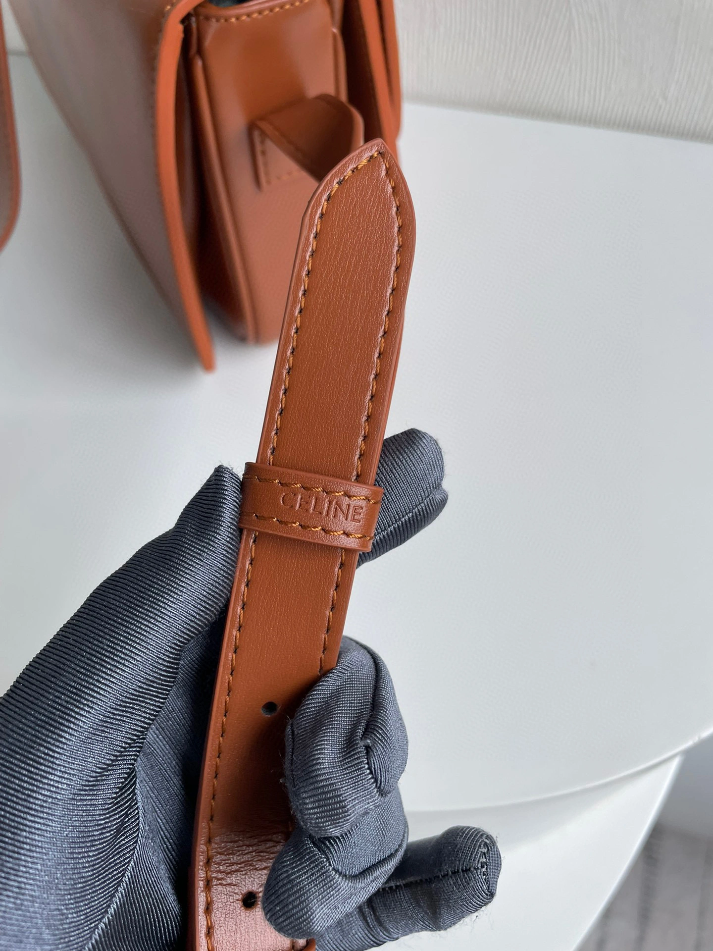 Air-199223BFN-04LU calfskin item：BT-B225F1610C