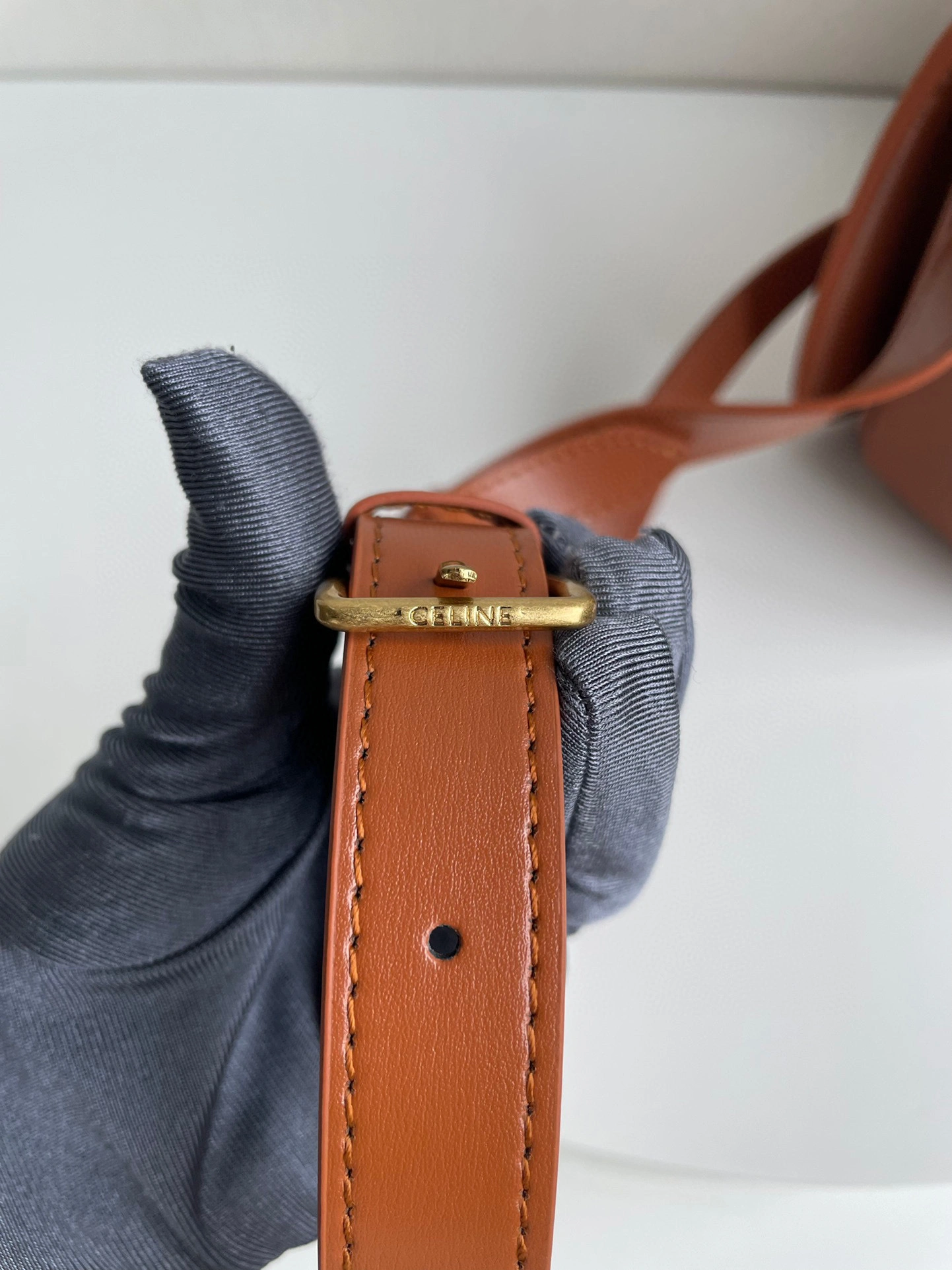 Air-199223BFN-04LU calfskin item：BT-B225F1610C