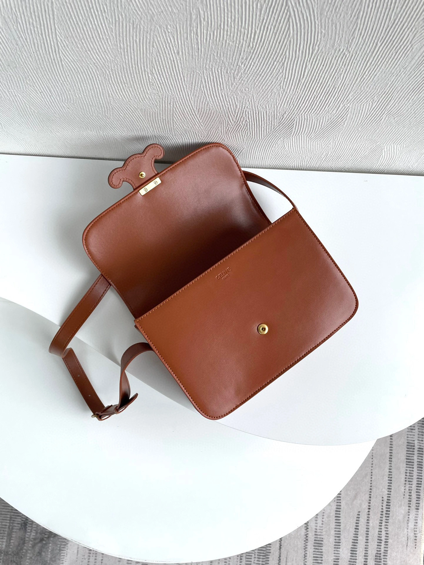 Air-199223BFN-04LU calfskin item：BT-B225F1610C