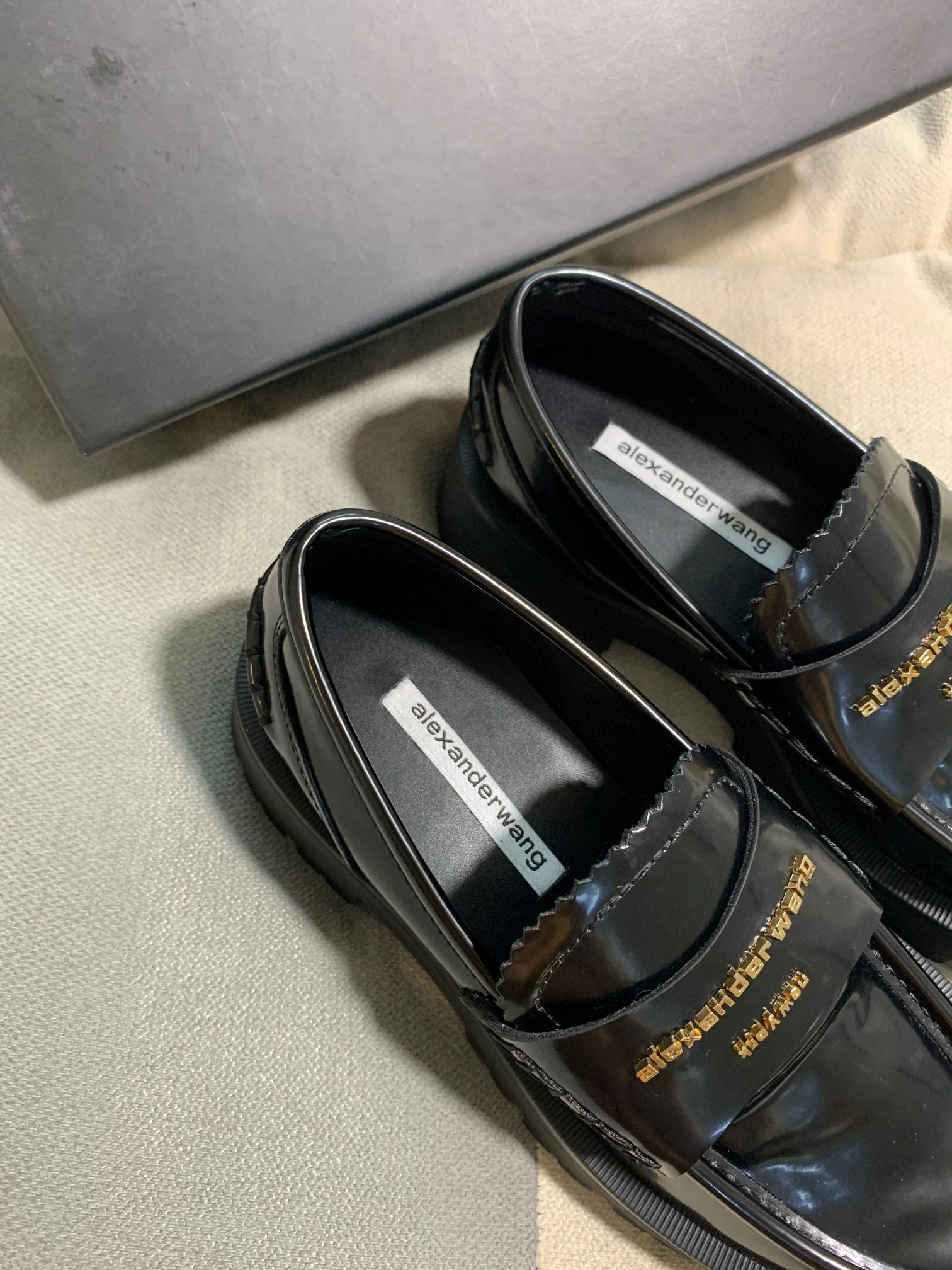 &Alexander Wang 30321F011001 2022 Carter Lug calfskin item：BT-X234F3006C
