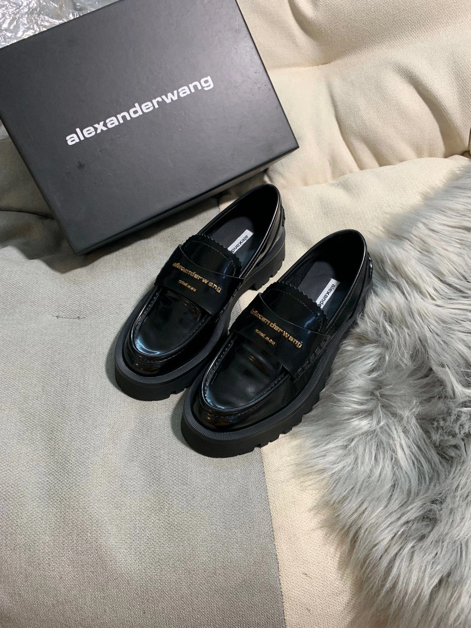 &Alexander Wang 30321F011001 2022 Carter Lug calfskin item：BT-X234F3006C