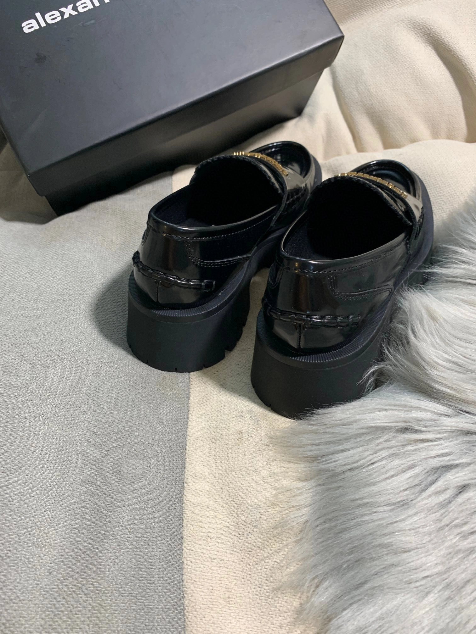 &Alexander Wang 30321F011001 2022 Carter Lug calfskin item：BT-X234F3006C