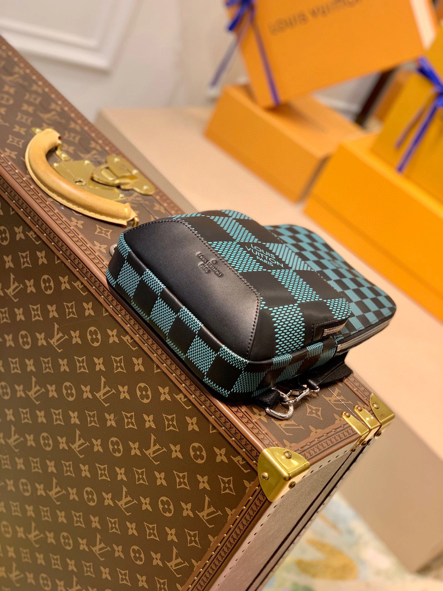 Avenue N50038 item:A-B182L2818X
