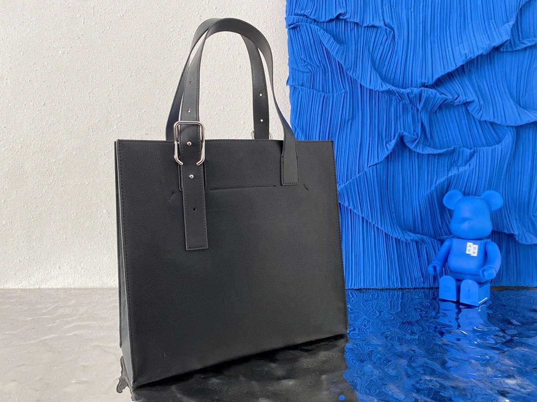 B692L09X01 Buckle Tote item : BT-B015C0412