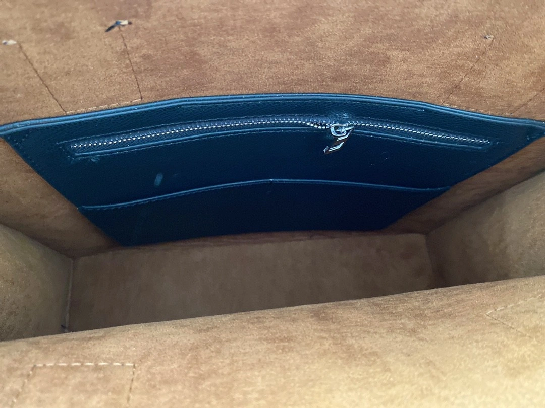 B692L09X01 Buckle Tote item : BT-B015C0412