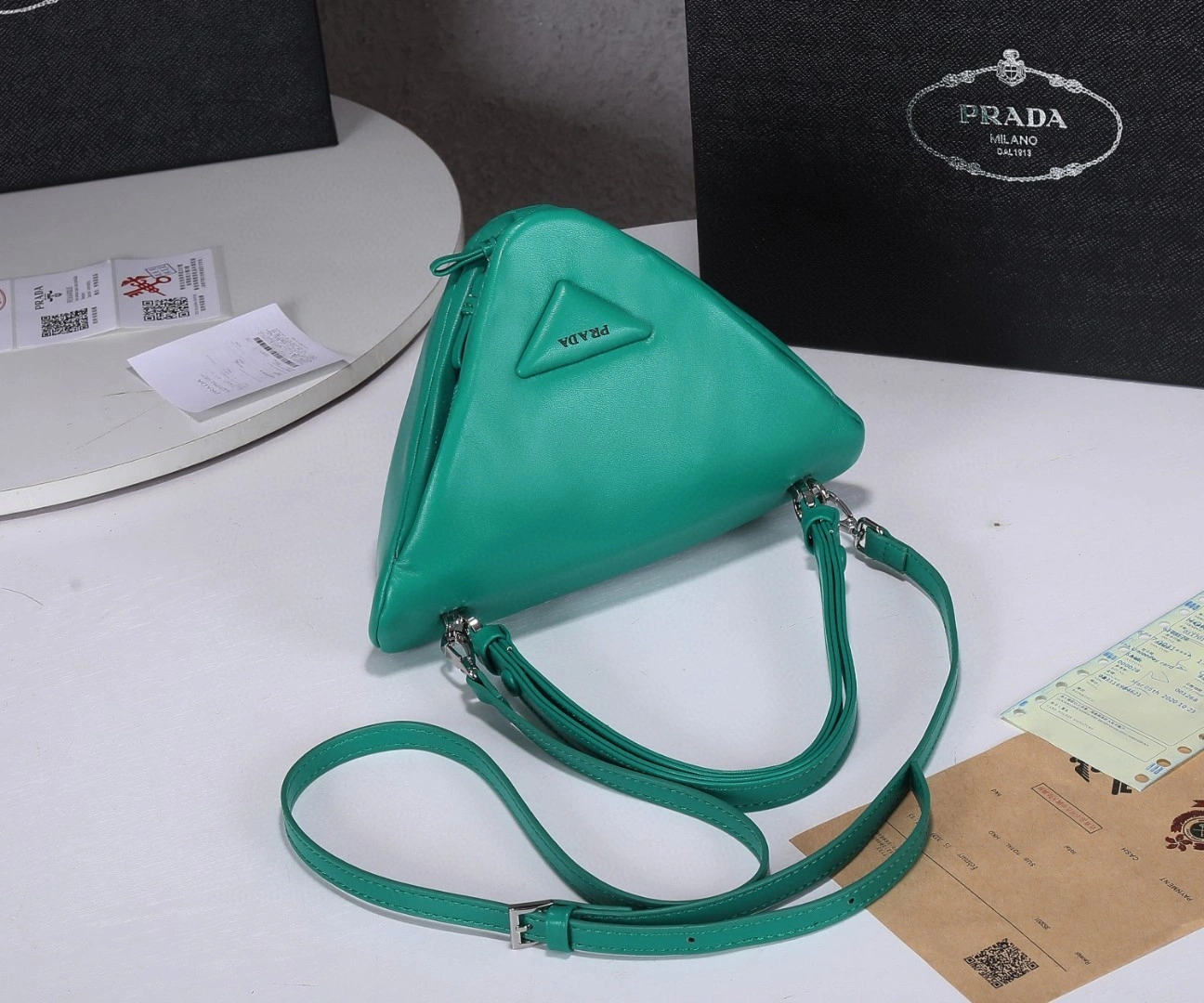 BA315-2DX8-F0363 Calfskin item : BT-B225D0713W