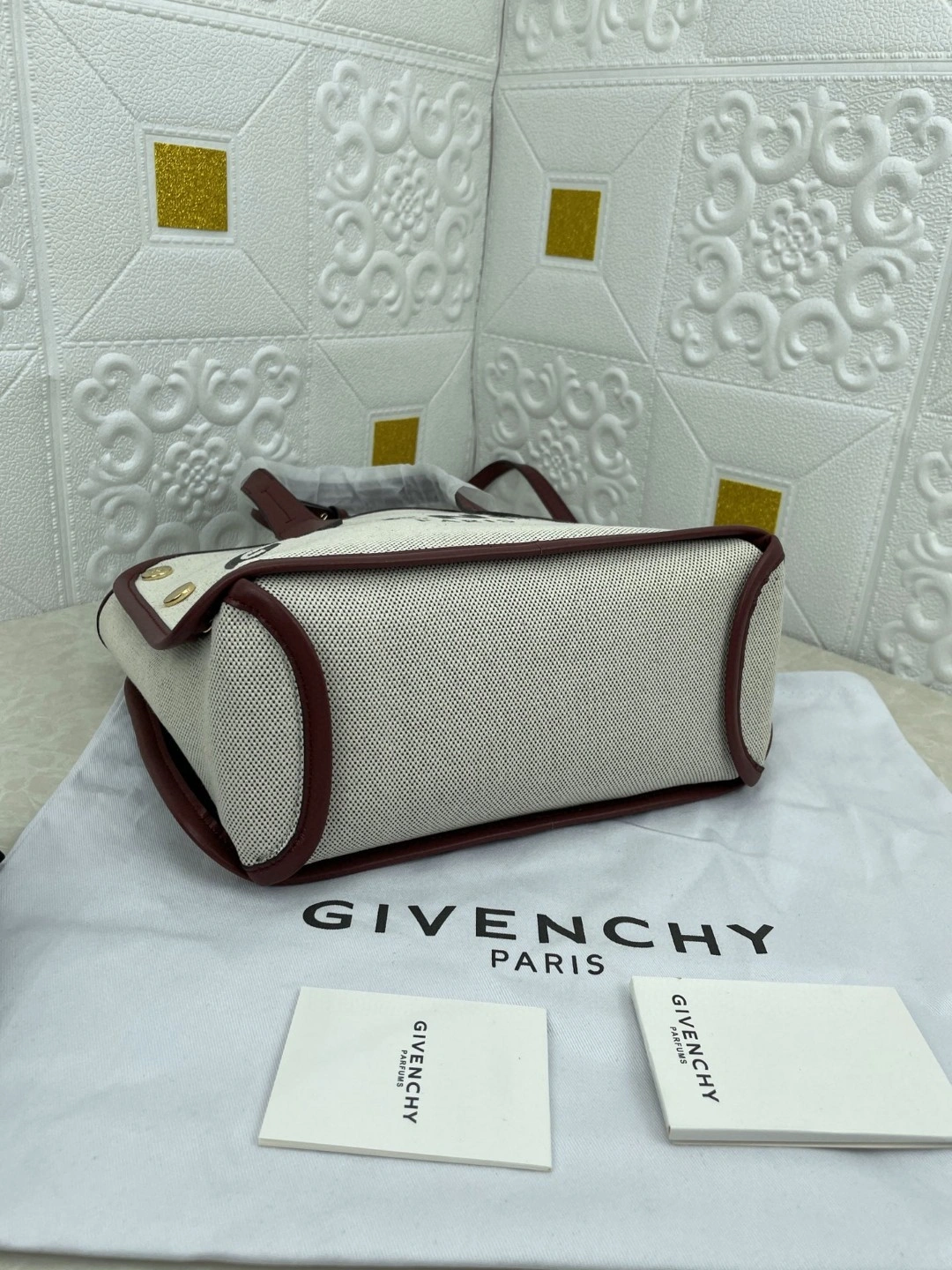 BB50E Calfskin BOND item : BT-B225D0635W