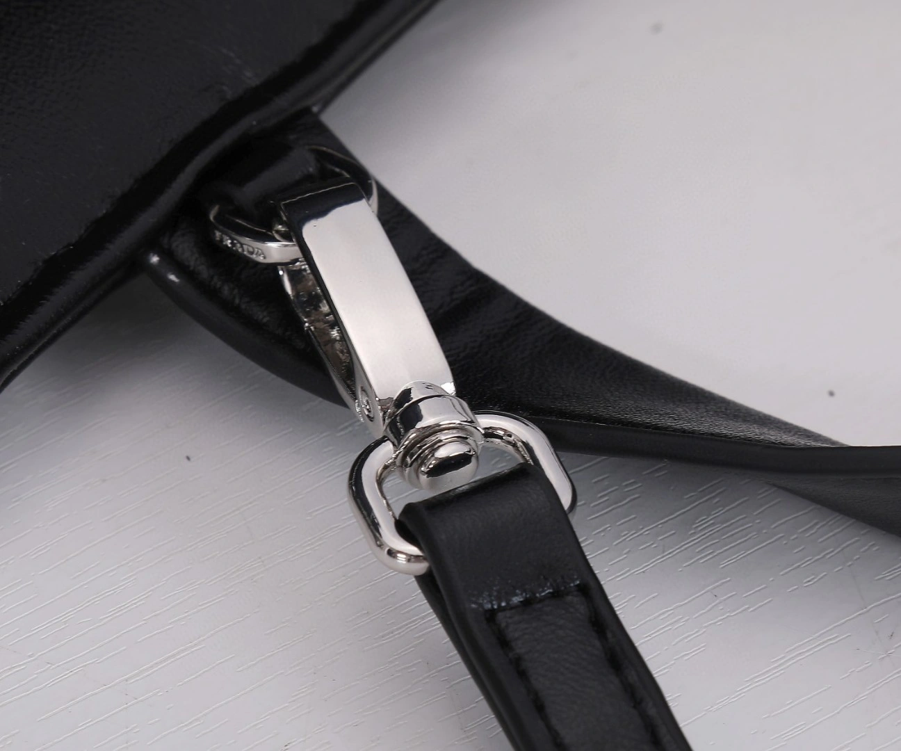 BG418-2DX8-F0002-V-MTO Lambskin item : BT-B225D0711W