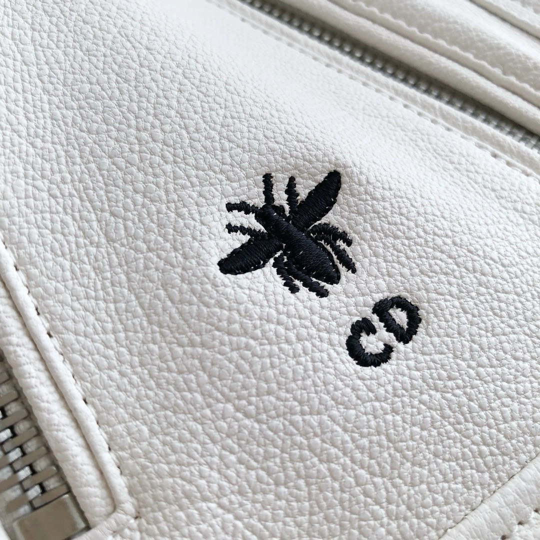 Bald Eagle --- 4ior sheepskin item:E-F409B0440