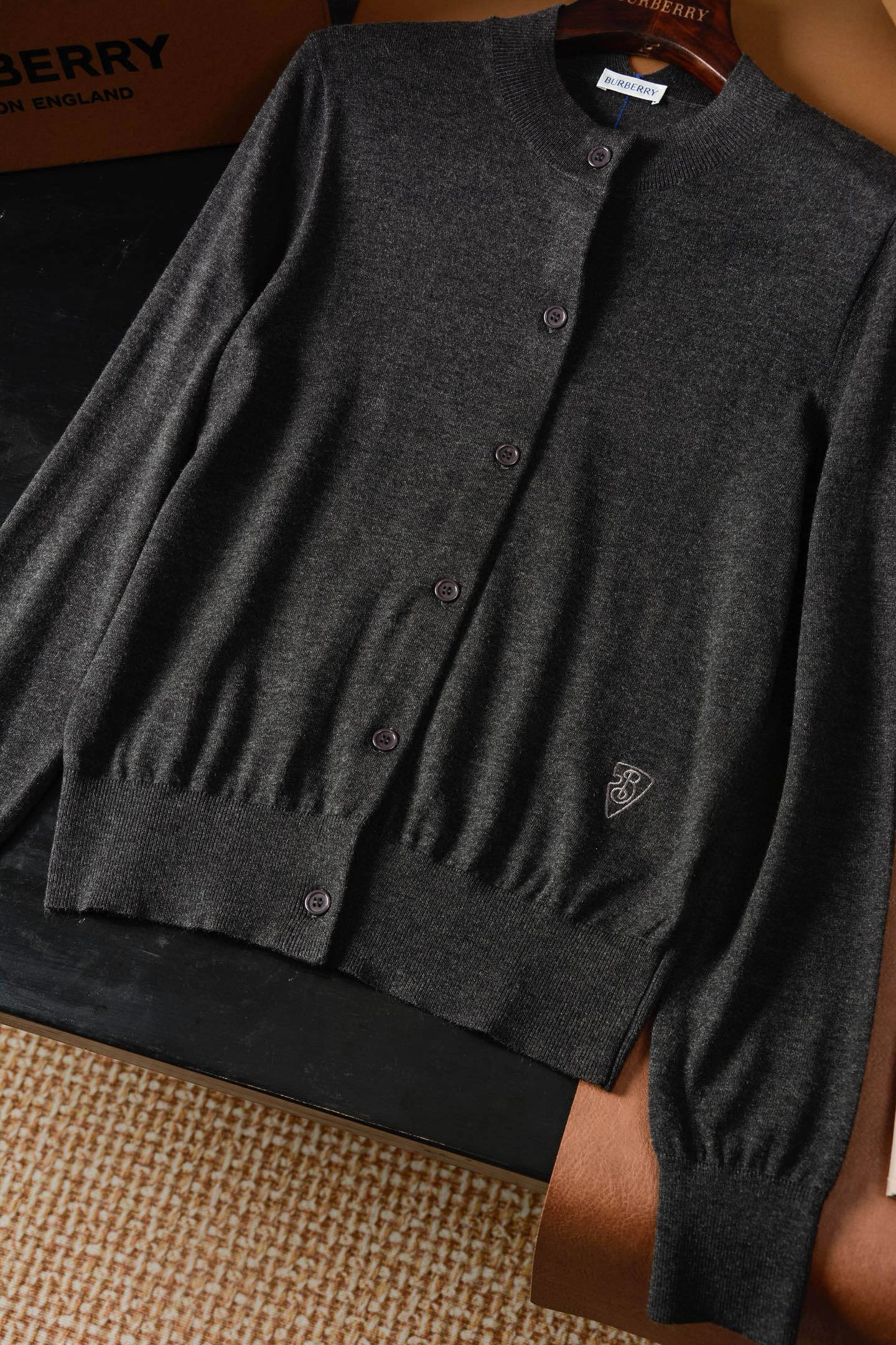 Bald Eagle-- 2ur25rry embroidery wool 3colour item:E-F020D2212-3