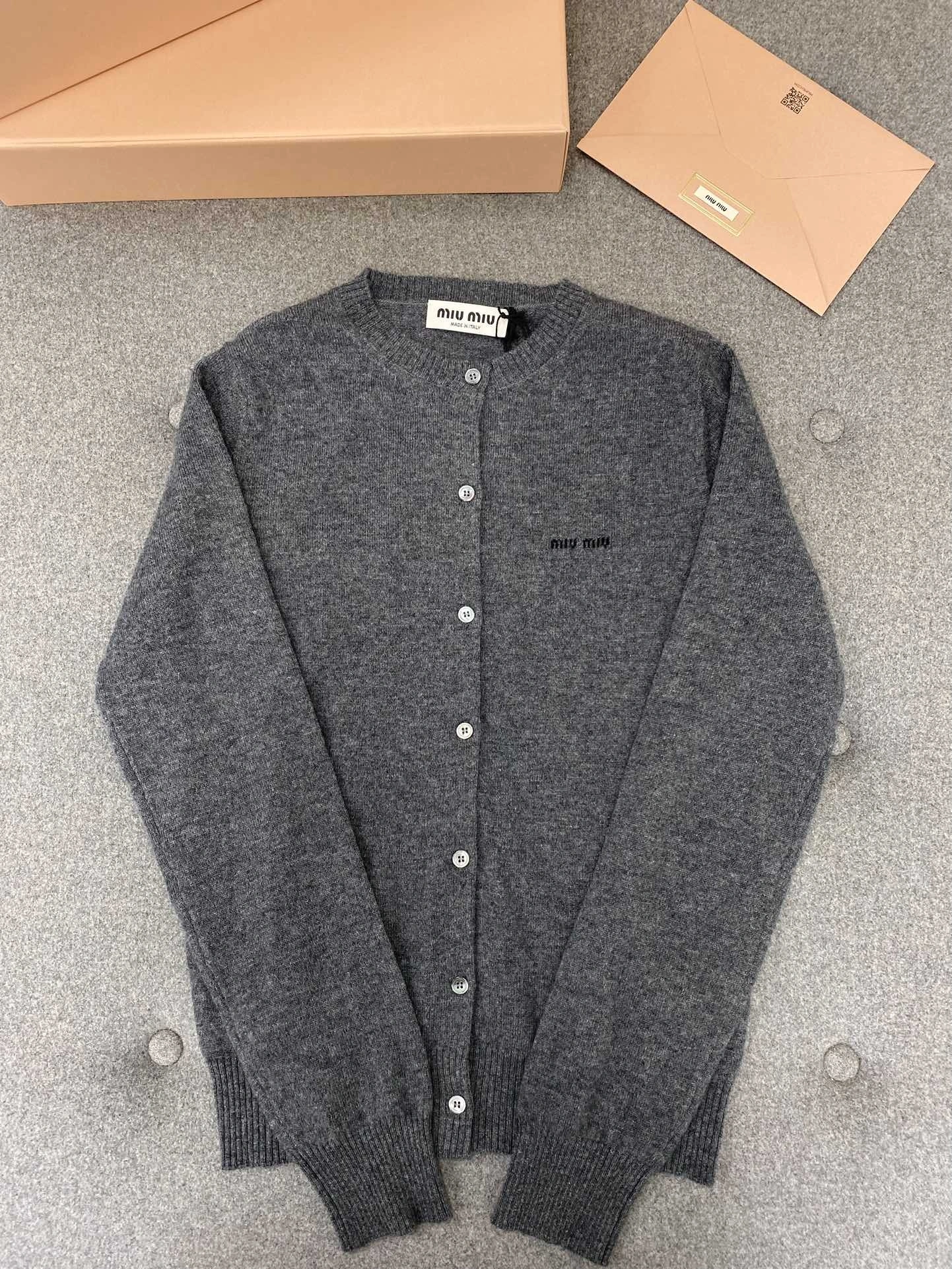 Bald Eagle-- 7iu7iu high quality version cashmere item:D-F801K3078