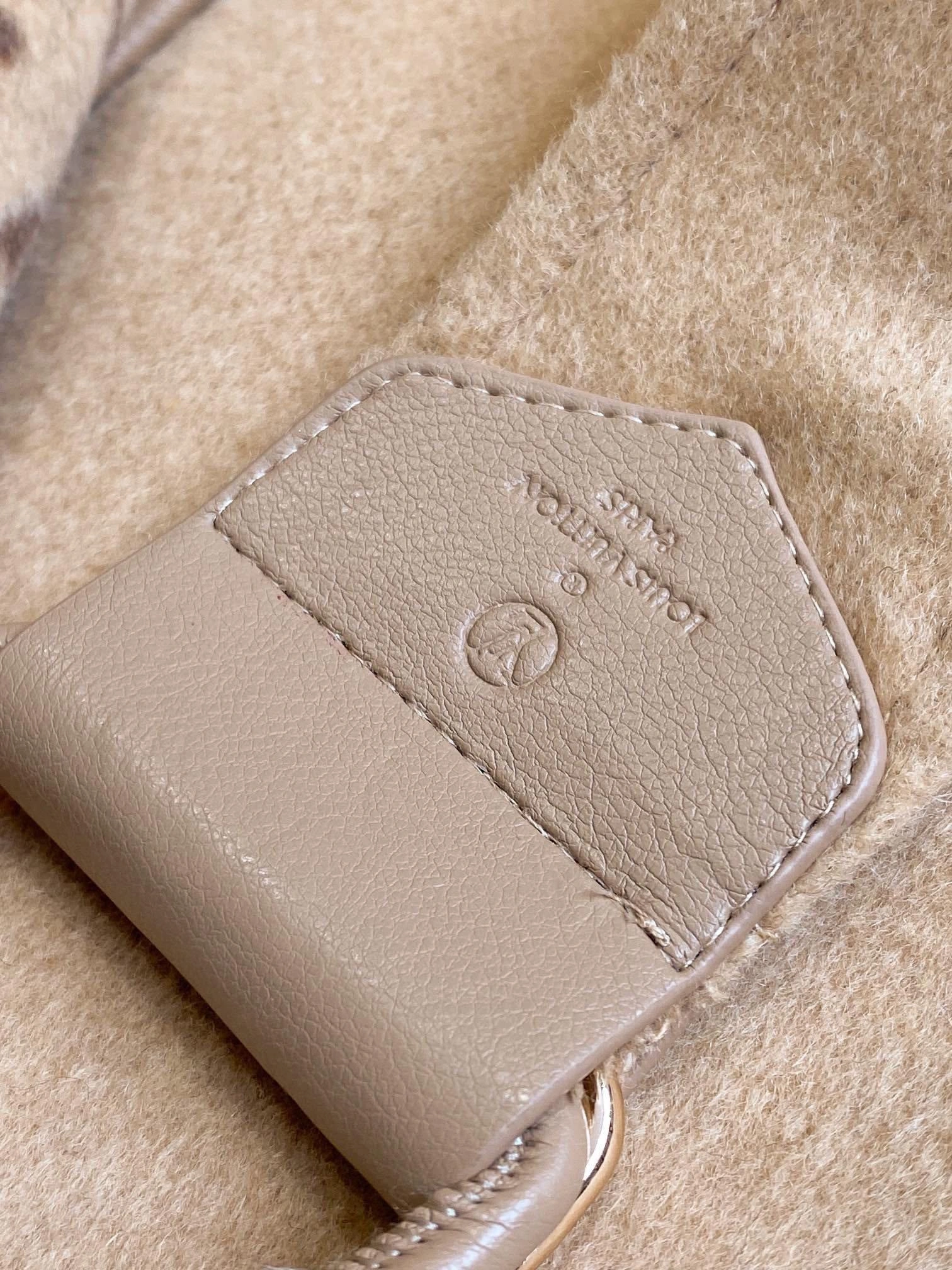 Bald Eagle-- 8V 1AAAWD cashmere Wool lambskin item:D-F020K0120