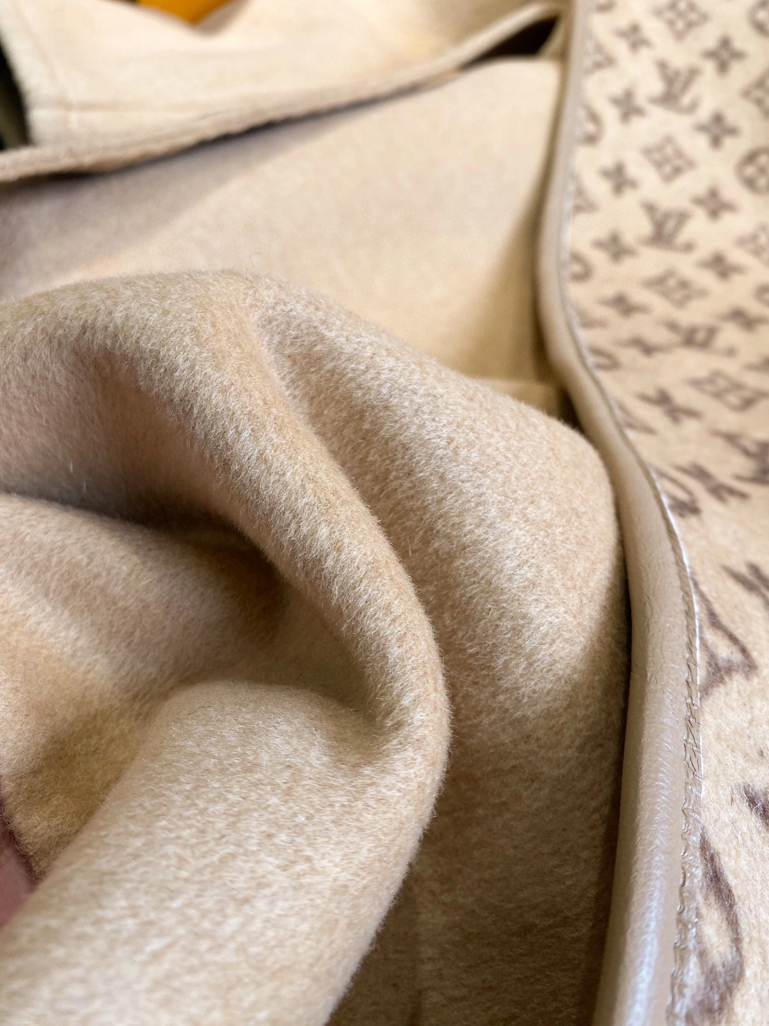 Bald Eagle-- 8V 1AAAWD cashmere Wool lambskin item:D-F020K0120