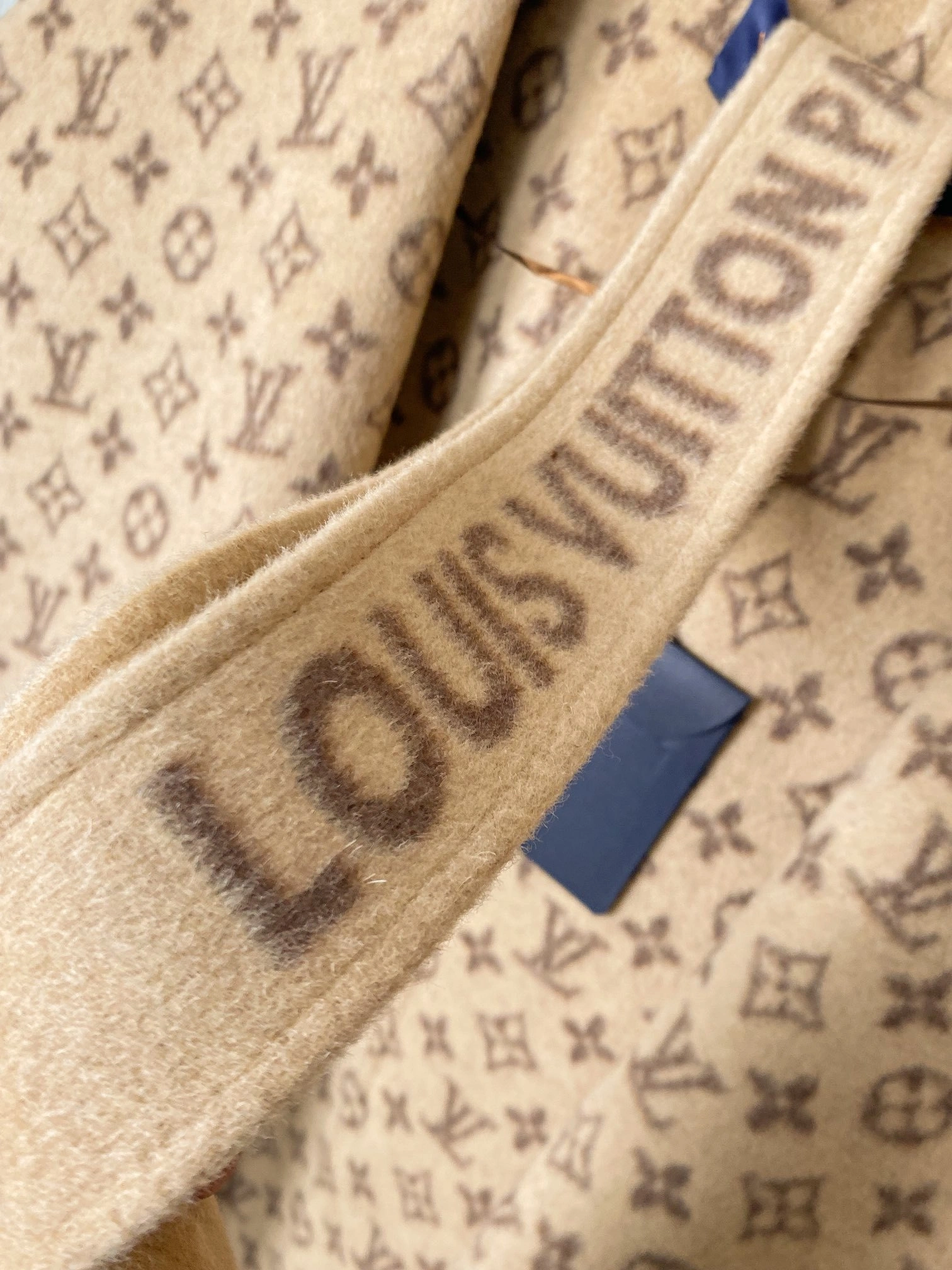 Bald Eagle-- 8V 1AAAWD cashmere Wool lambskin item:D-F020K0120