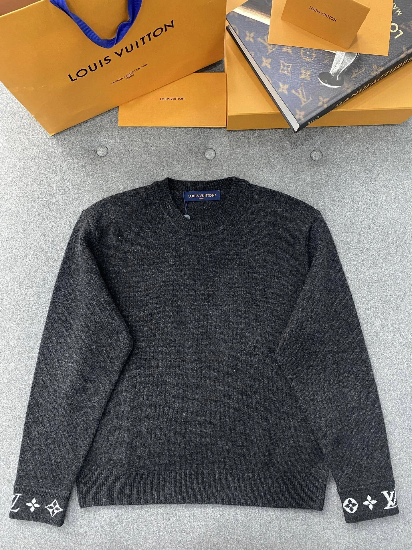 Bald Eagle-- 8V high quality version cashmere oversize item: E-F801I2949H
