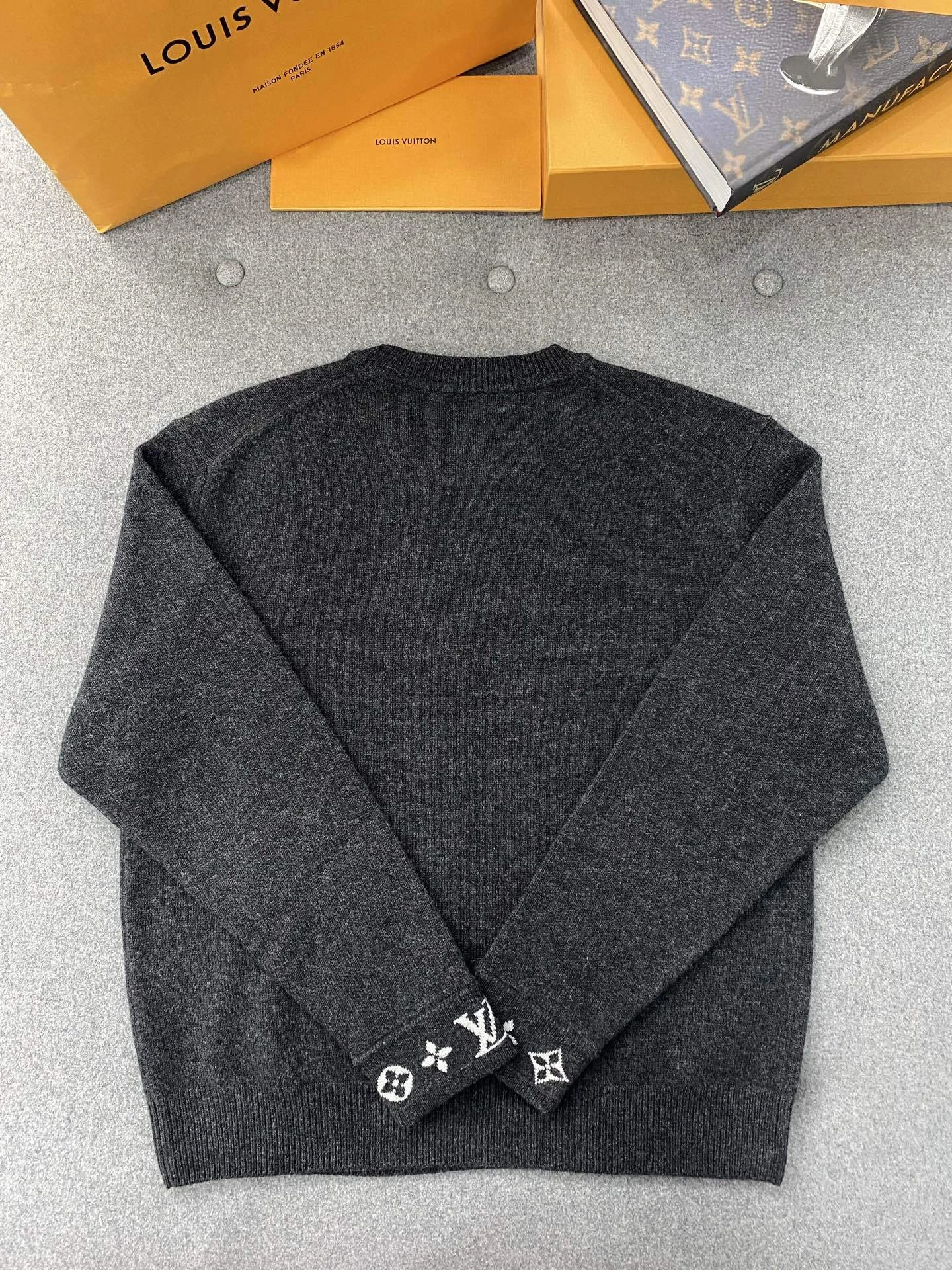 Bald Eagle-- 8V high quality version cashmere oversize item: E-F801I2949H