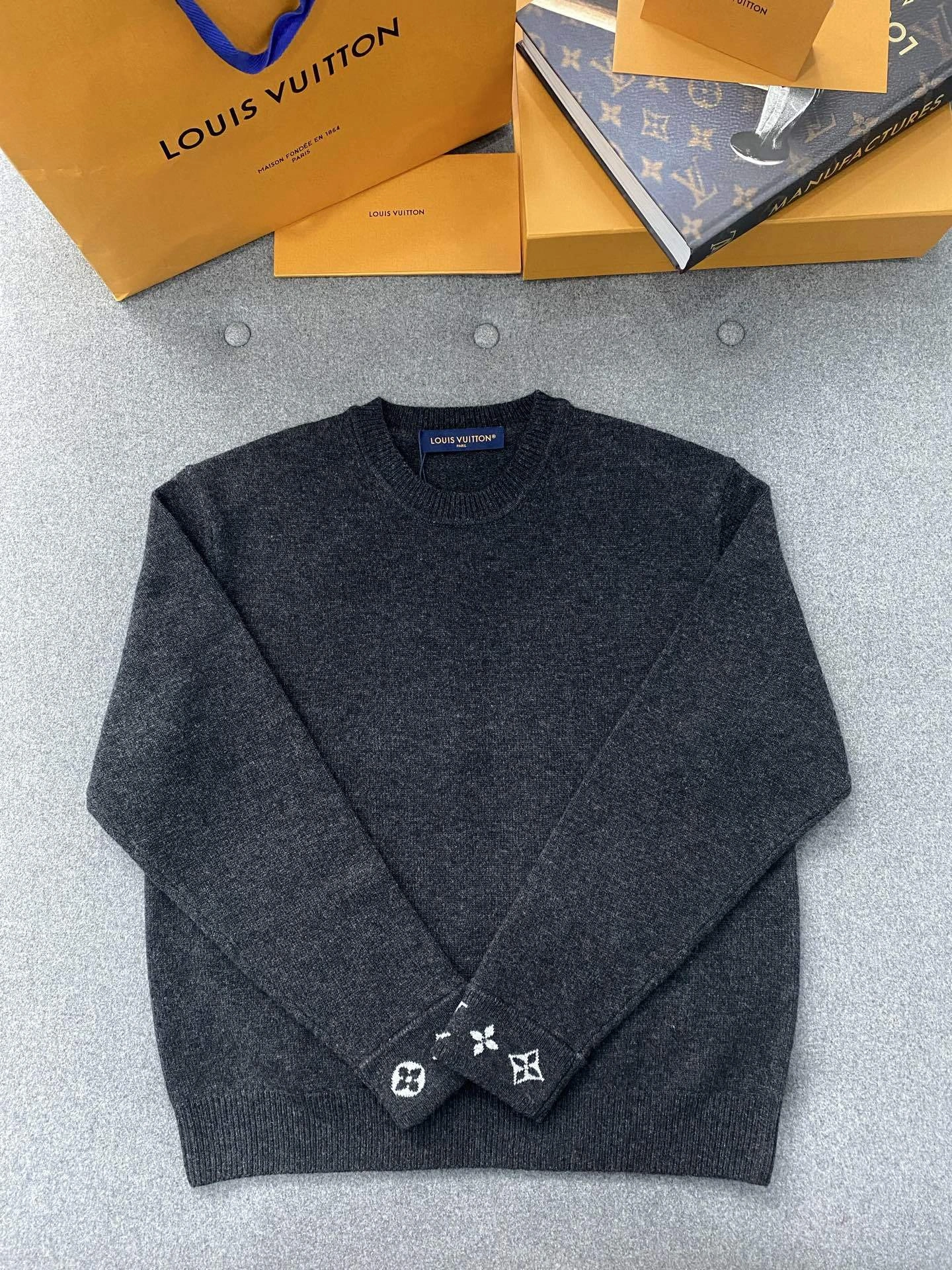 Bald Eagle-- 8V high quality version cashmere oversize item: E-F801I2949H