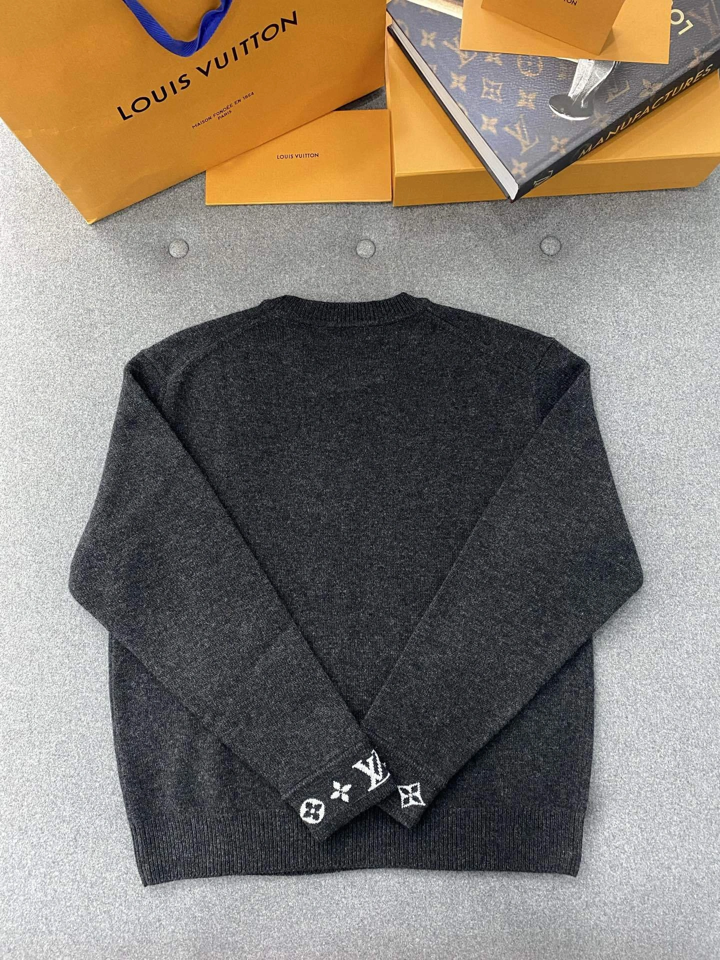 Bald Eagle-- 8V high quality version cashmere oversize item: E-F801I2949H