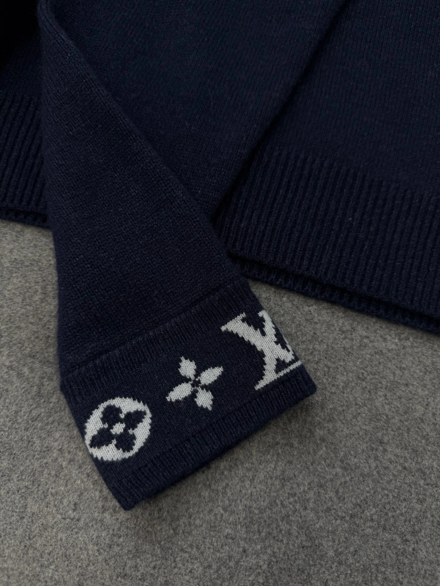 Bald Eagle-- 8V high quality version cashmere oversized item:E-F801L2778H