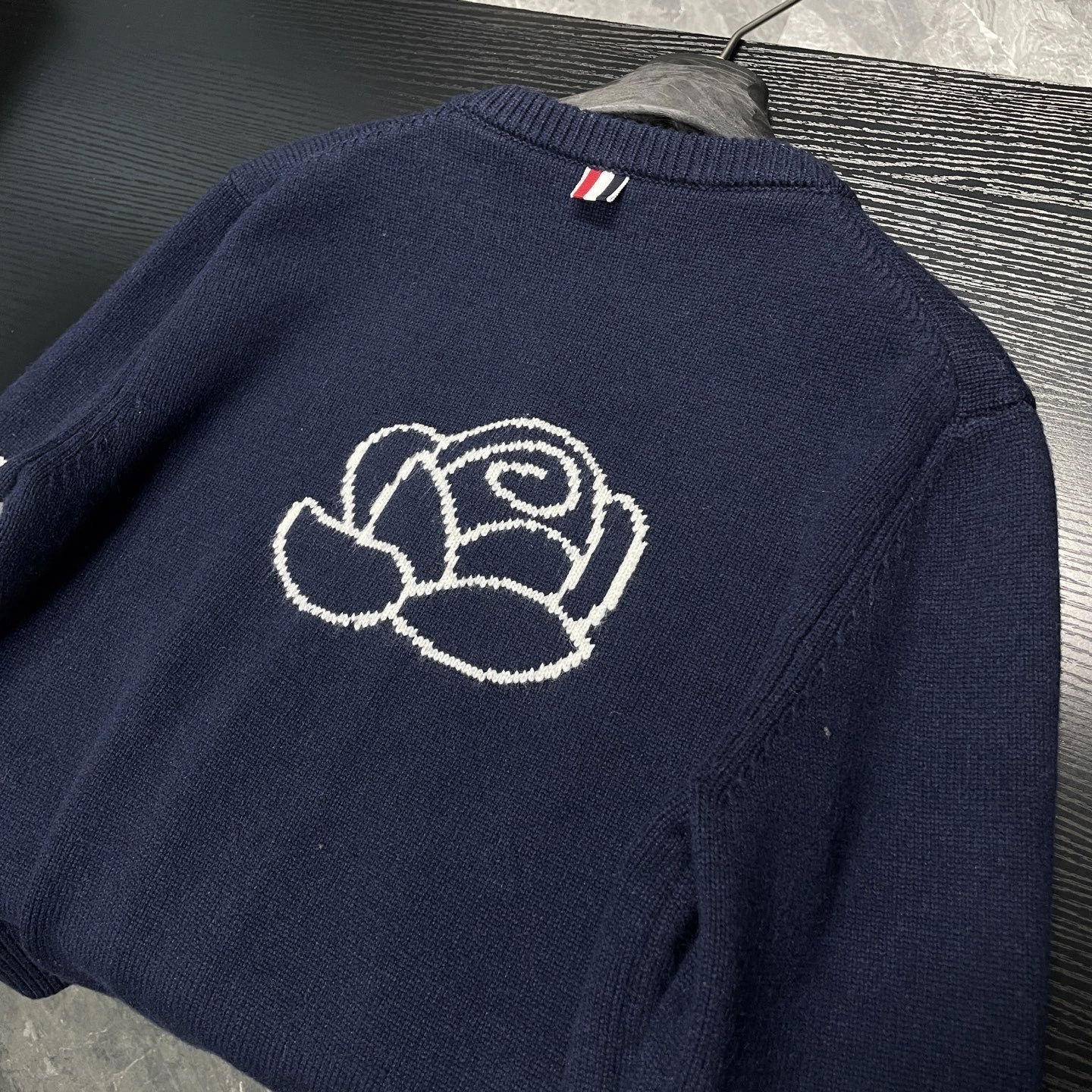 Bald Eagle- 2row95 Extrafine Merino Wool oversize item:E-F360K0320