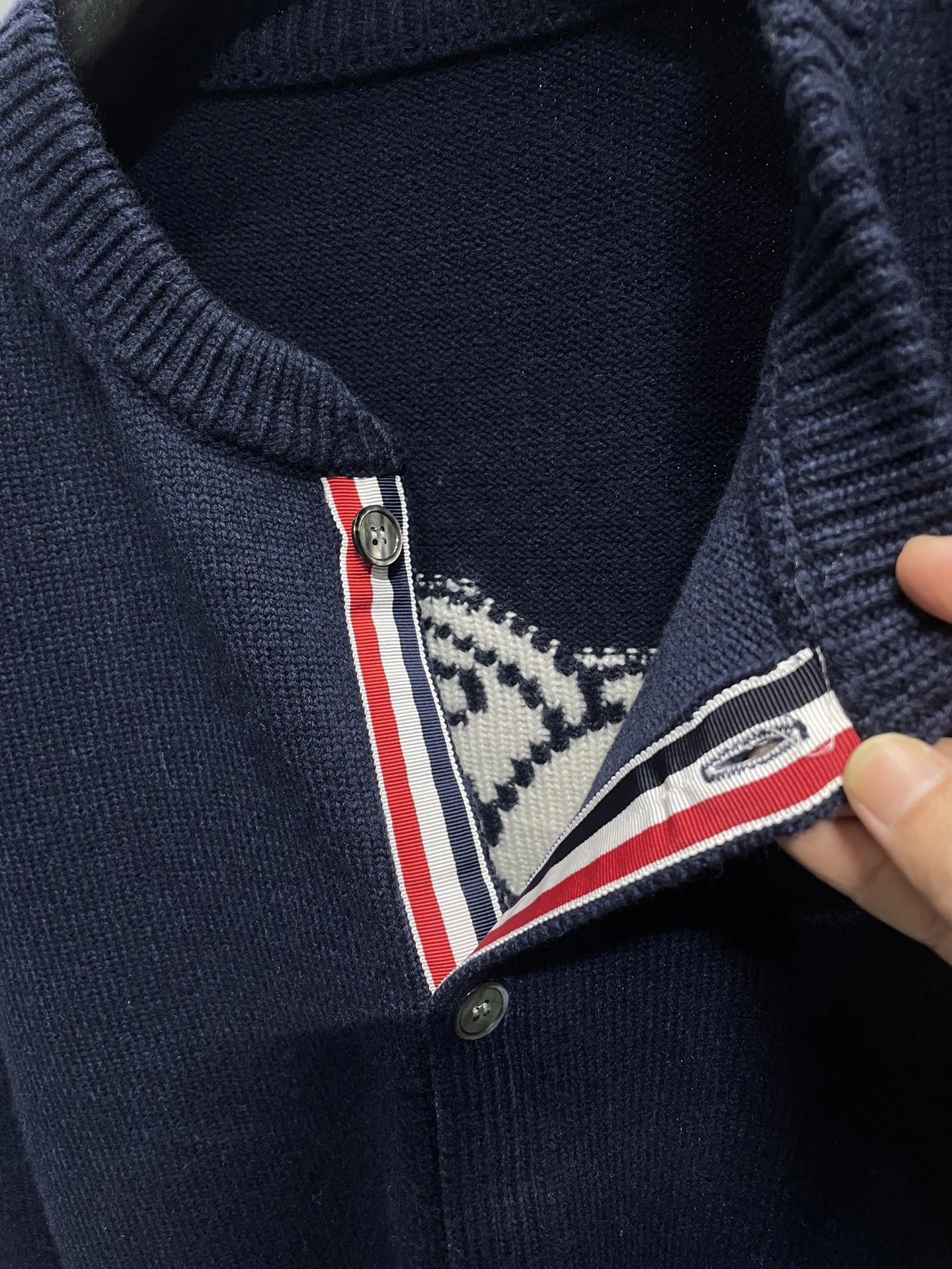 Bald Eagle- 2row95 Extrafine Merino Wool oversize item:E-F360K0320