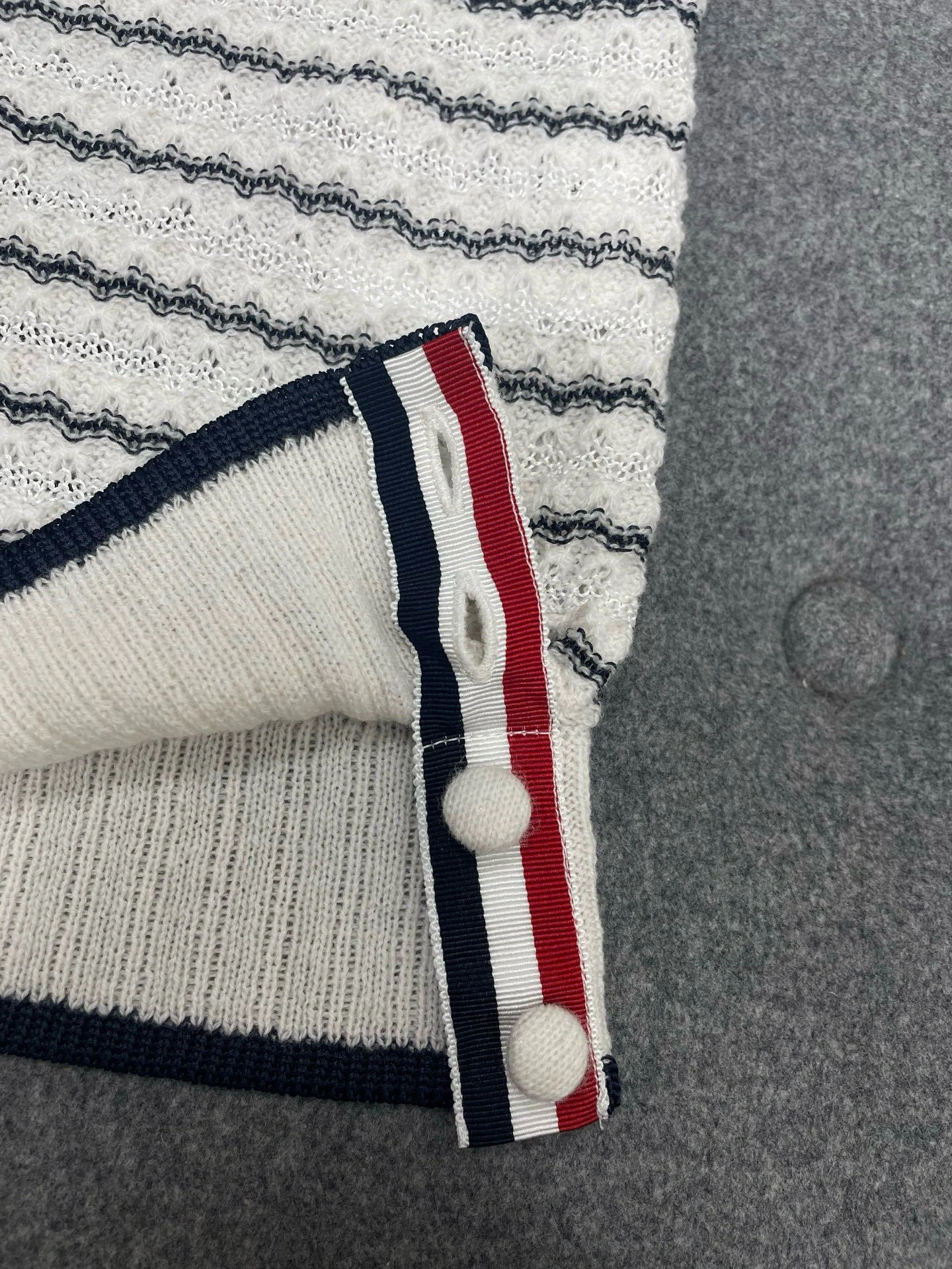 Bald Eagle- 2row95 cashmere mulberry silk item:E-F801F1201