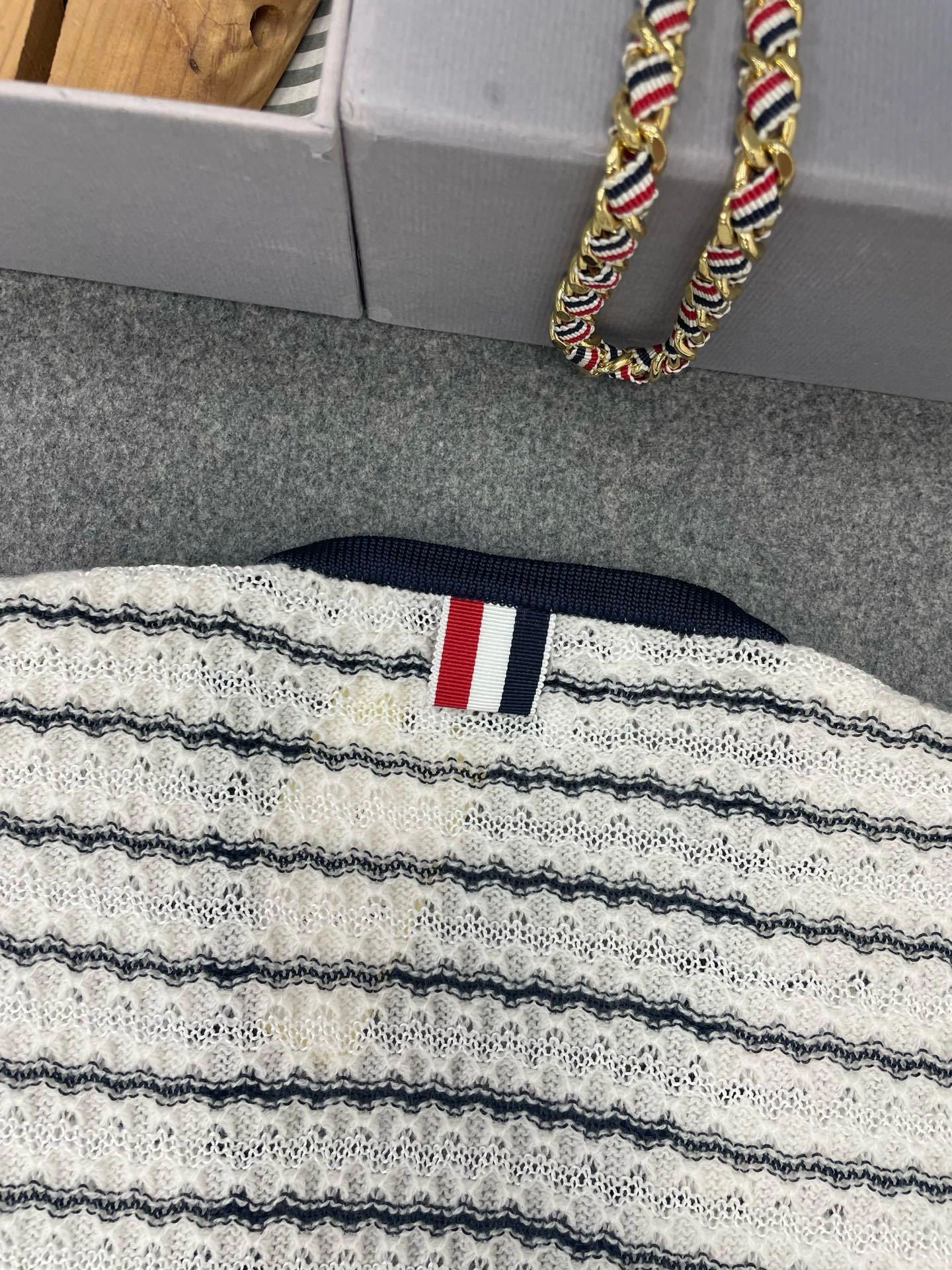 Bald Eagle- 2row95 cashmere mulberry silk item:E-F801F1201