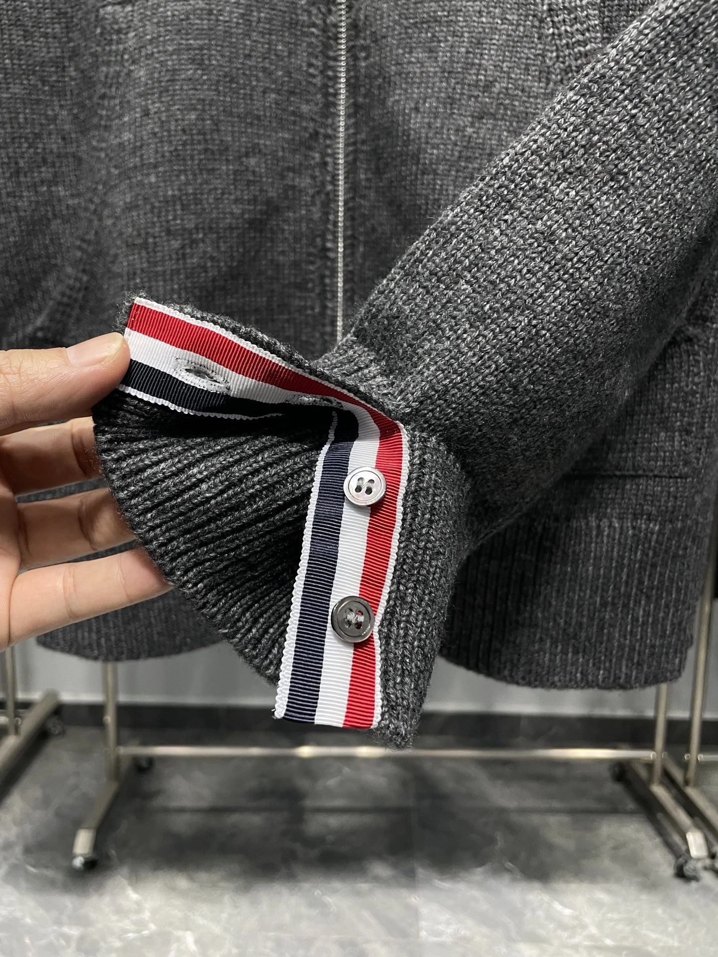 Bald Eagle- 2row95 wool 2colour item:E-F360K0323-2
