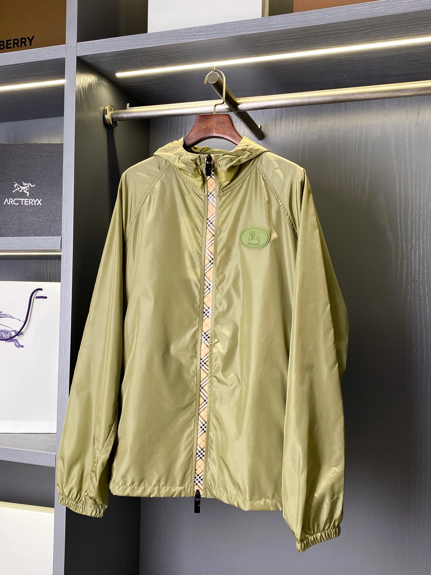 Bald Eagle- 2ur25rry nylon oversize 2colour item:E-F020J3737-2