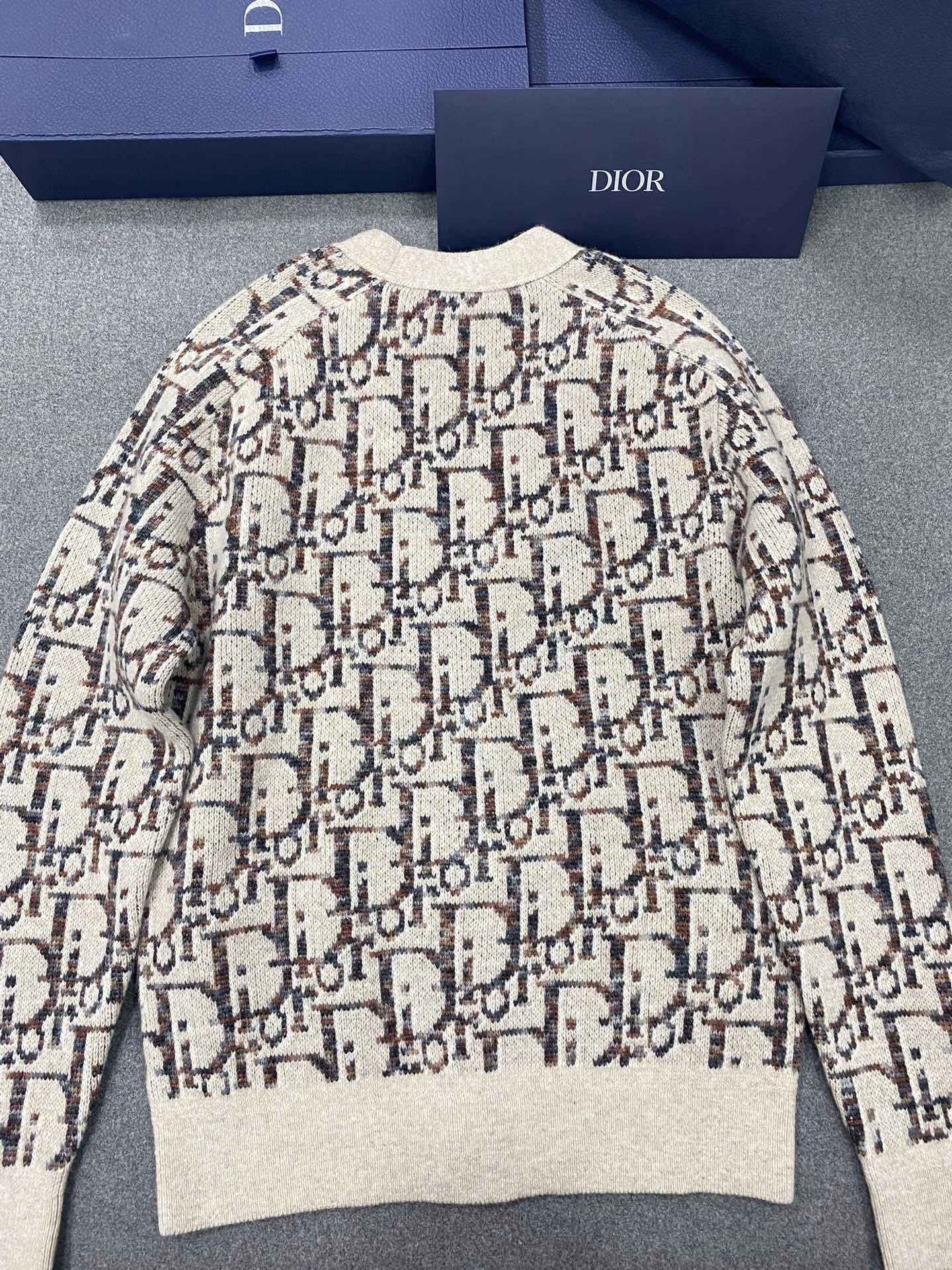 Bald Eagle--4ior wool item: D-F801D1131