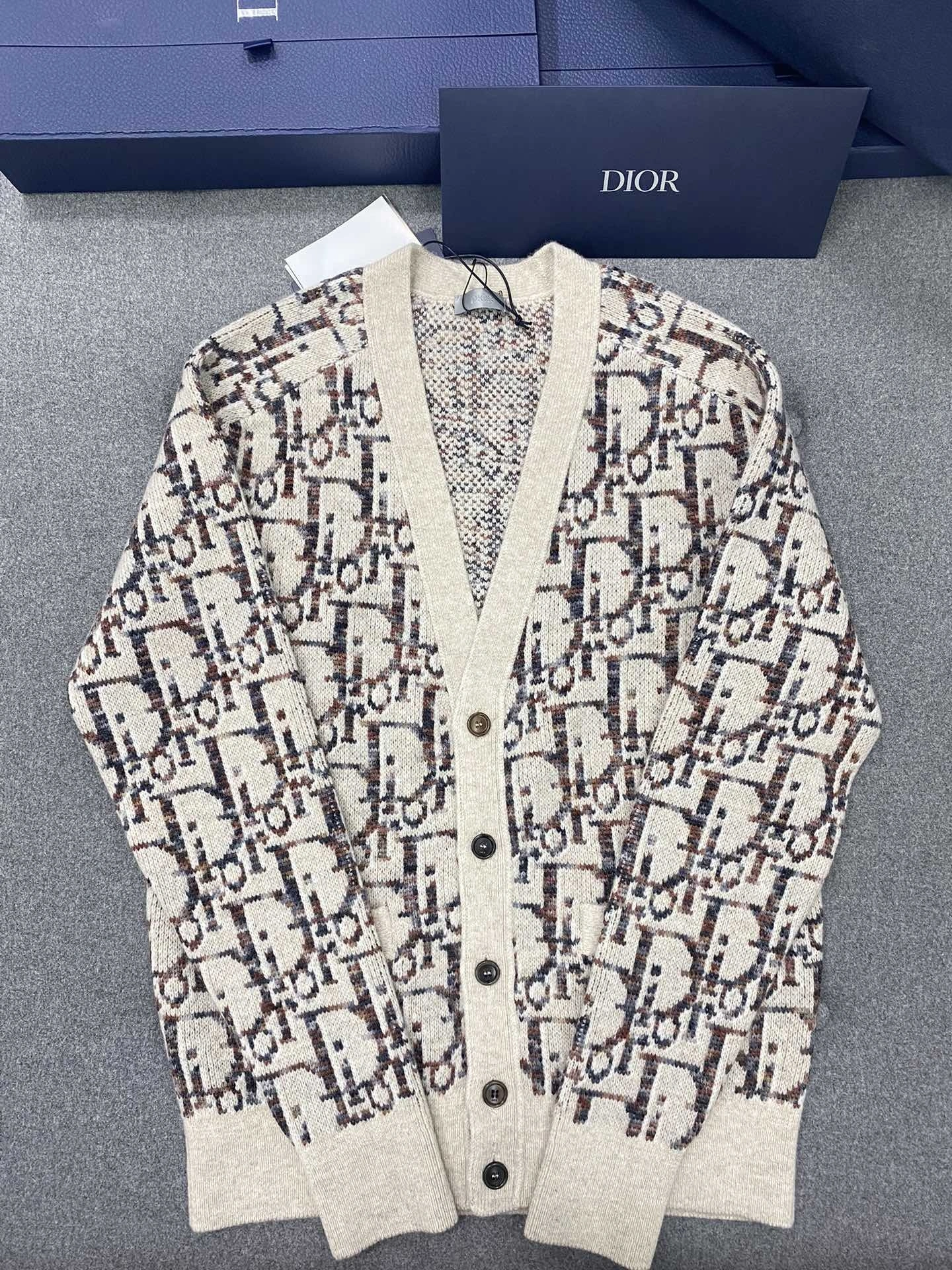 Bald Eagle--4ior wool item: D-F801D1131
