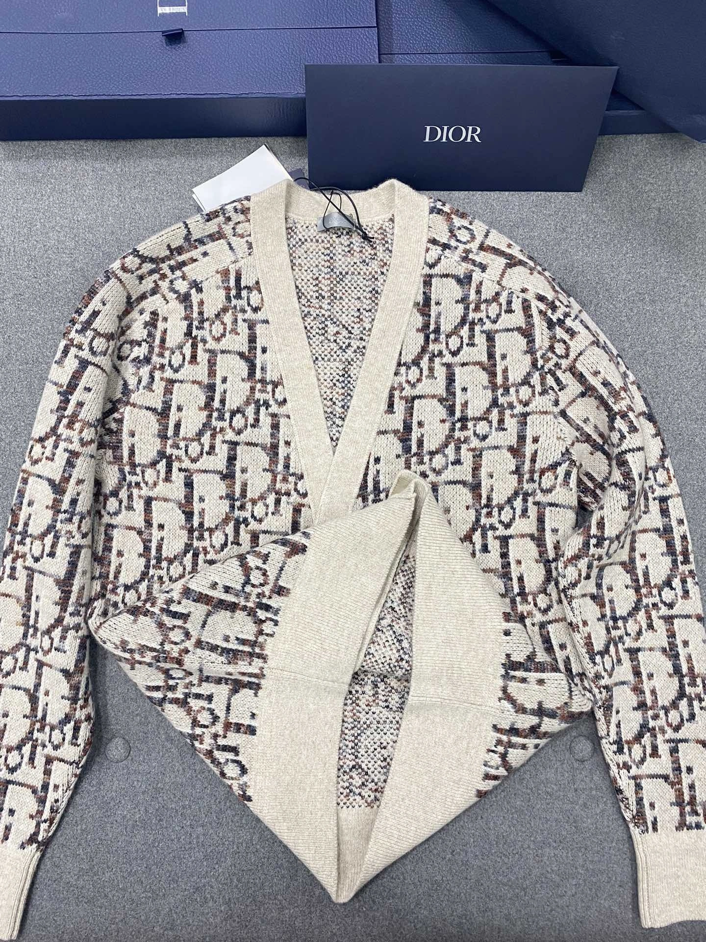 Bald Eagle--4ior wool item: D-F801D1131