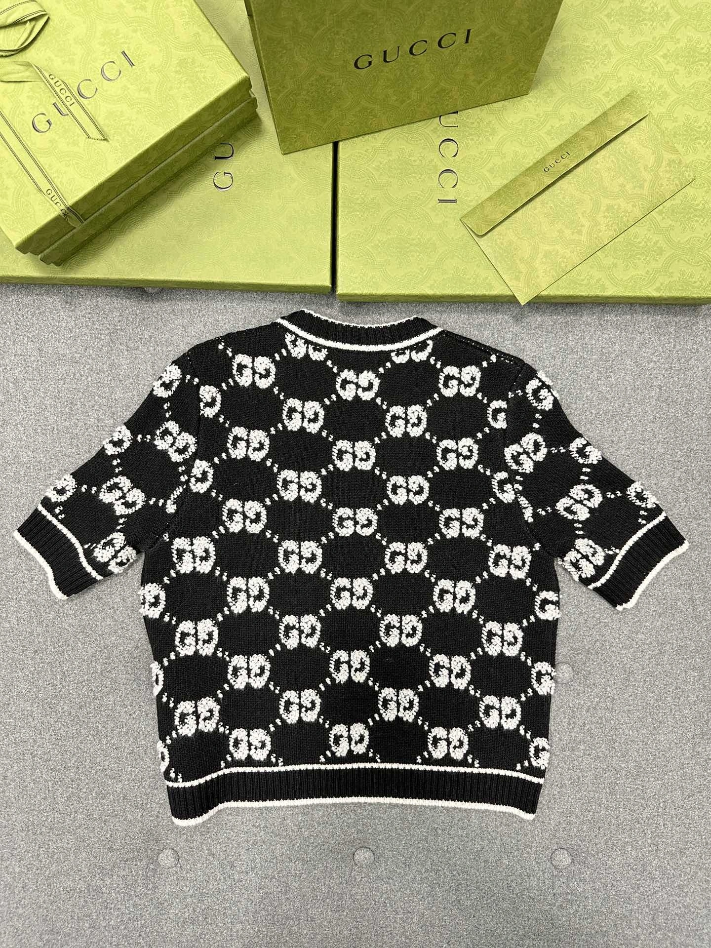 Bald Eagle--6U33I wool item: D-F801D1137