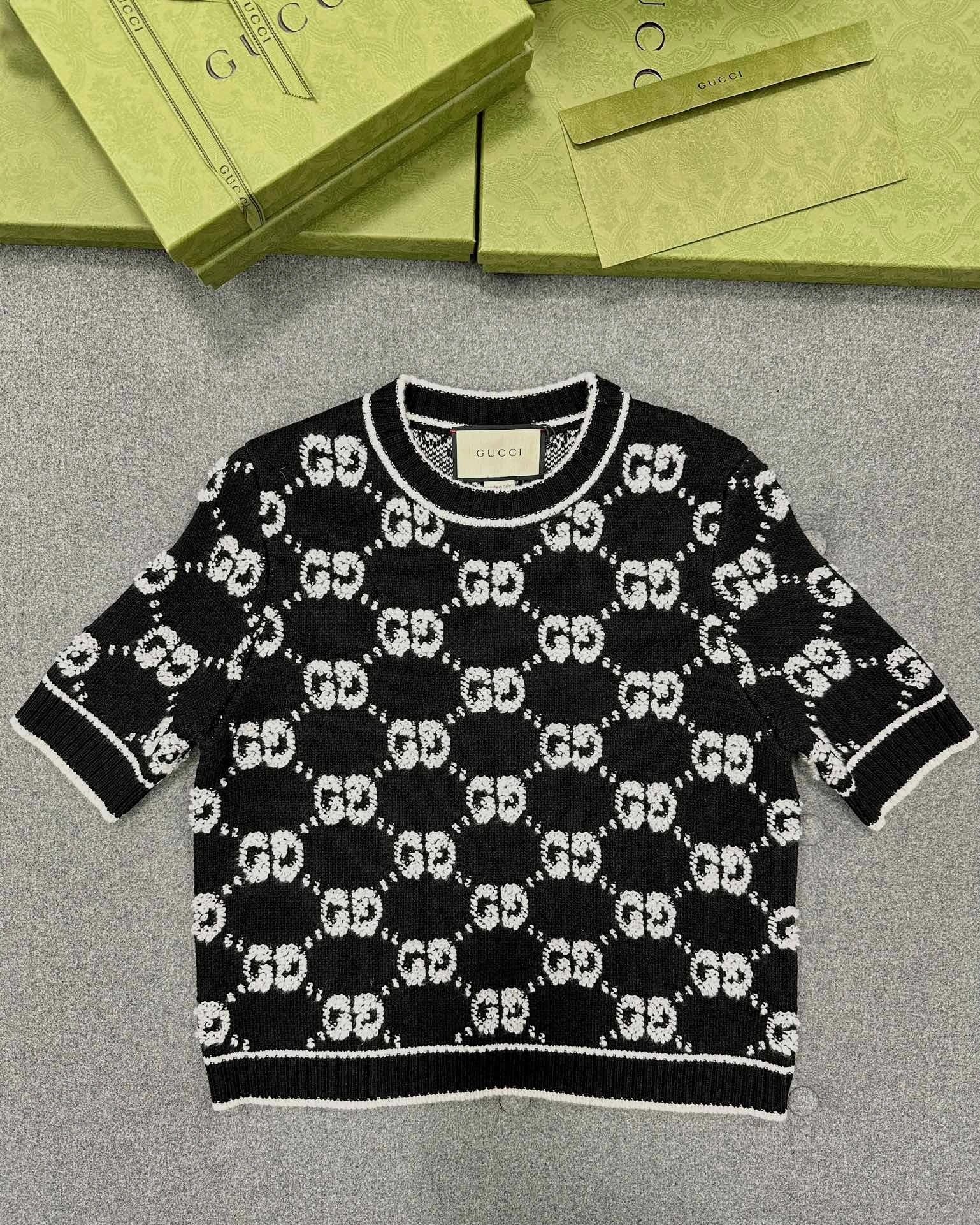 Bald Eagle--6U33I wool item: D-F801D1137