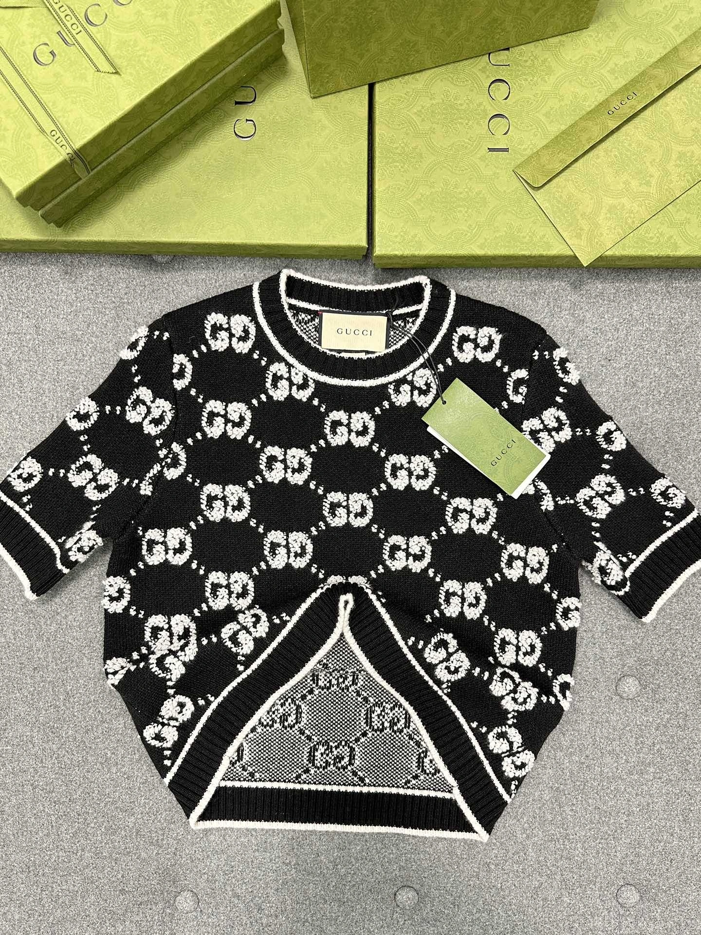 Bald Eagle--6U33I wool item: D-F801D1137