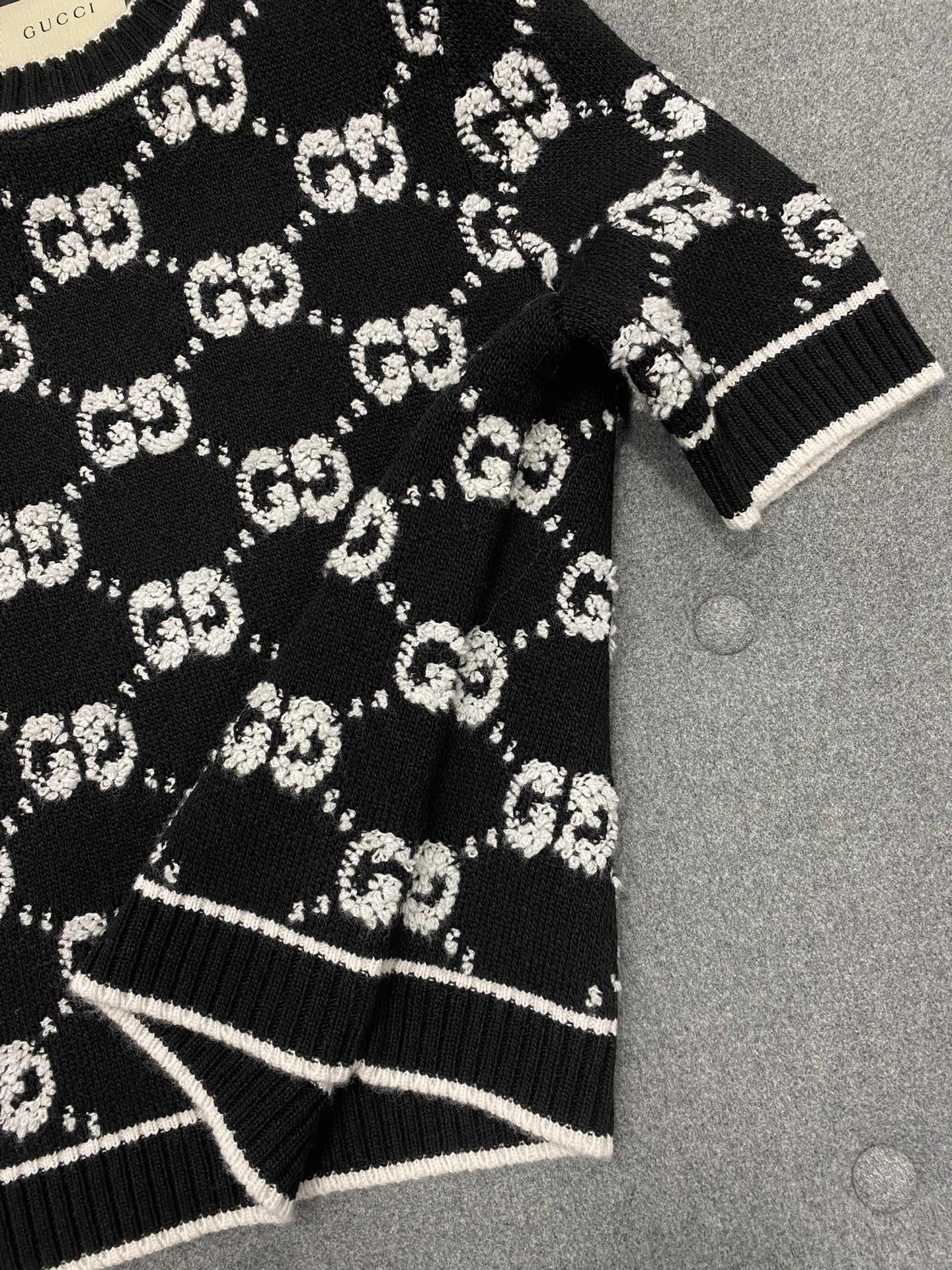 Bald Eagle--6U33I wool item: D-F801D1137