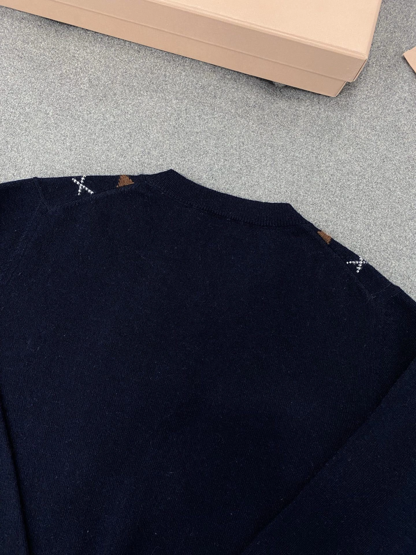 Bald Eagle- 7iu7iu high quality version cashmere item:E-F801J2529H