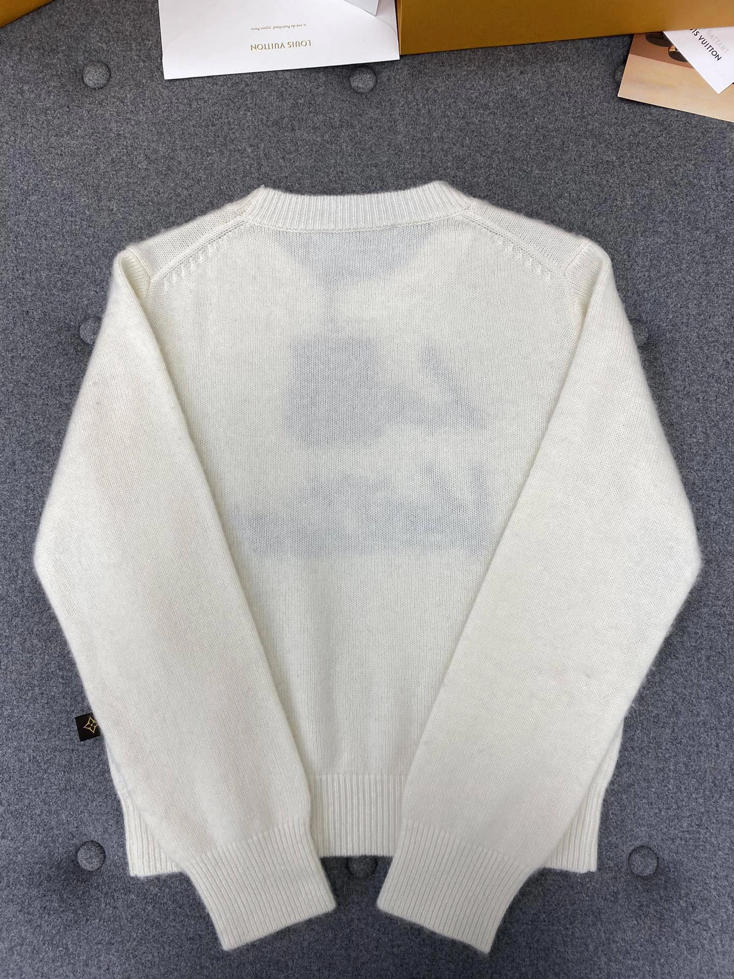 Bald Eagle- 8V cashmere high quality versionmiumiu item:D-F801L0905