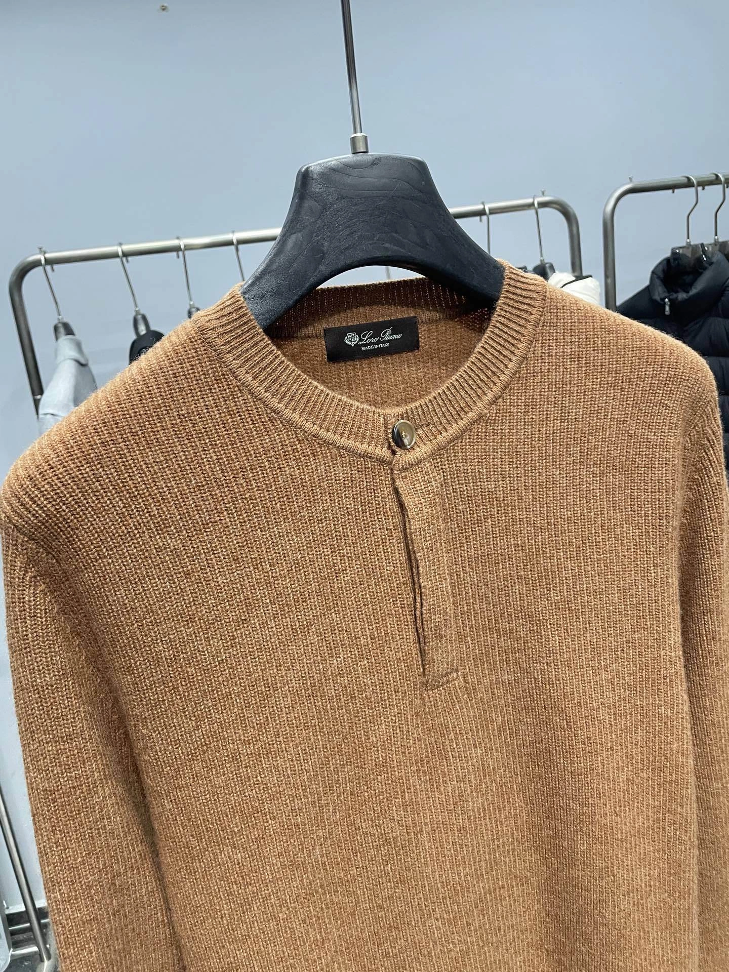 Bald Eagle- 8oro Pi191 wool 2colour item:E-F360K0348-2