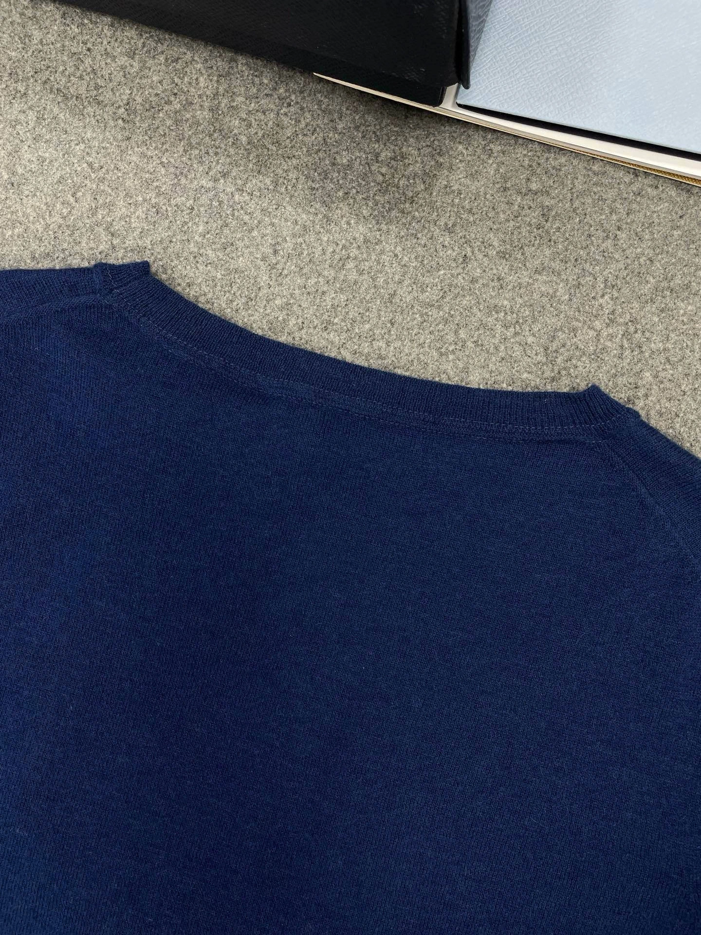 Bald Eagle- Pr141 cashmere item:E-F801H1228