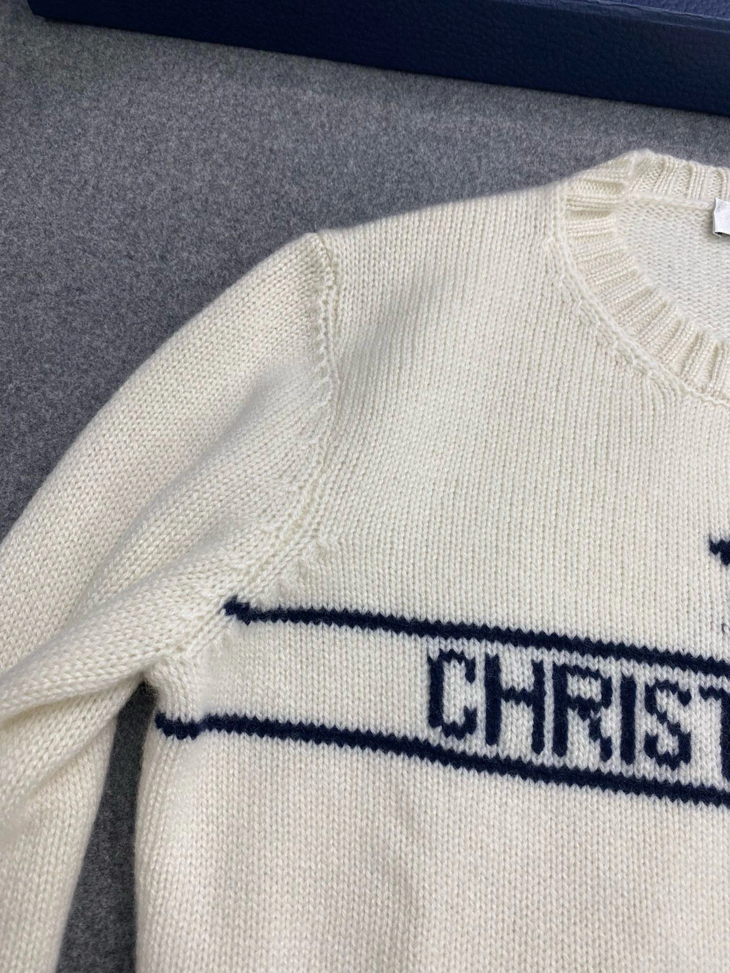 Bald eagle- 4ior cashmere quality version item:E-F801E2004
