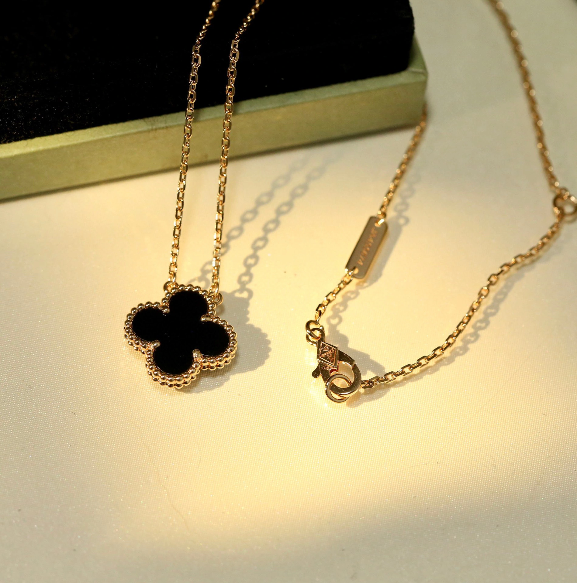 !&&&&Barbara----- item:B-S092J6438T