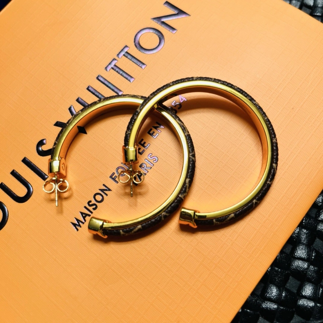 Barbara -- 8V earrings item:E-S092L3172H