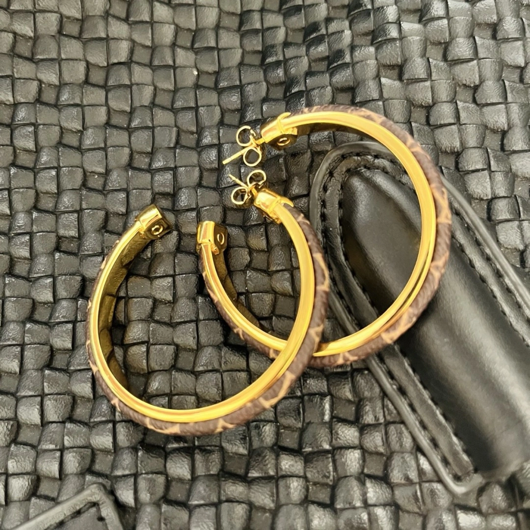 Barbara -- 8V earrings item:E-S092L3172H