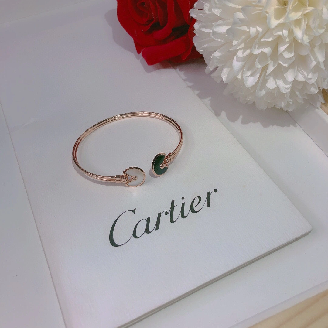 &Barbara--- Amulette de item:A-S092K2015