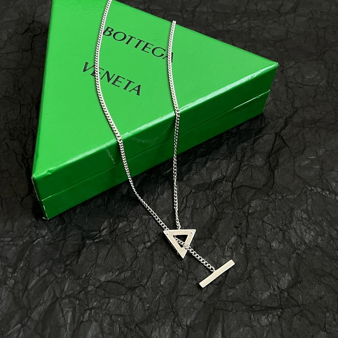Barbara -- V595t1 necklace 2colour item:E-S092L3165-2H