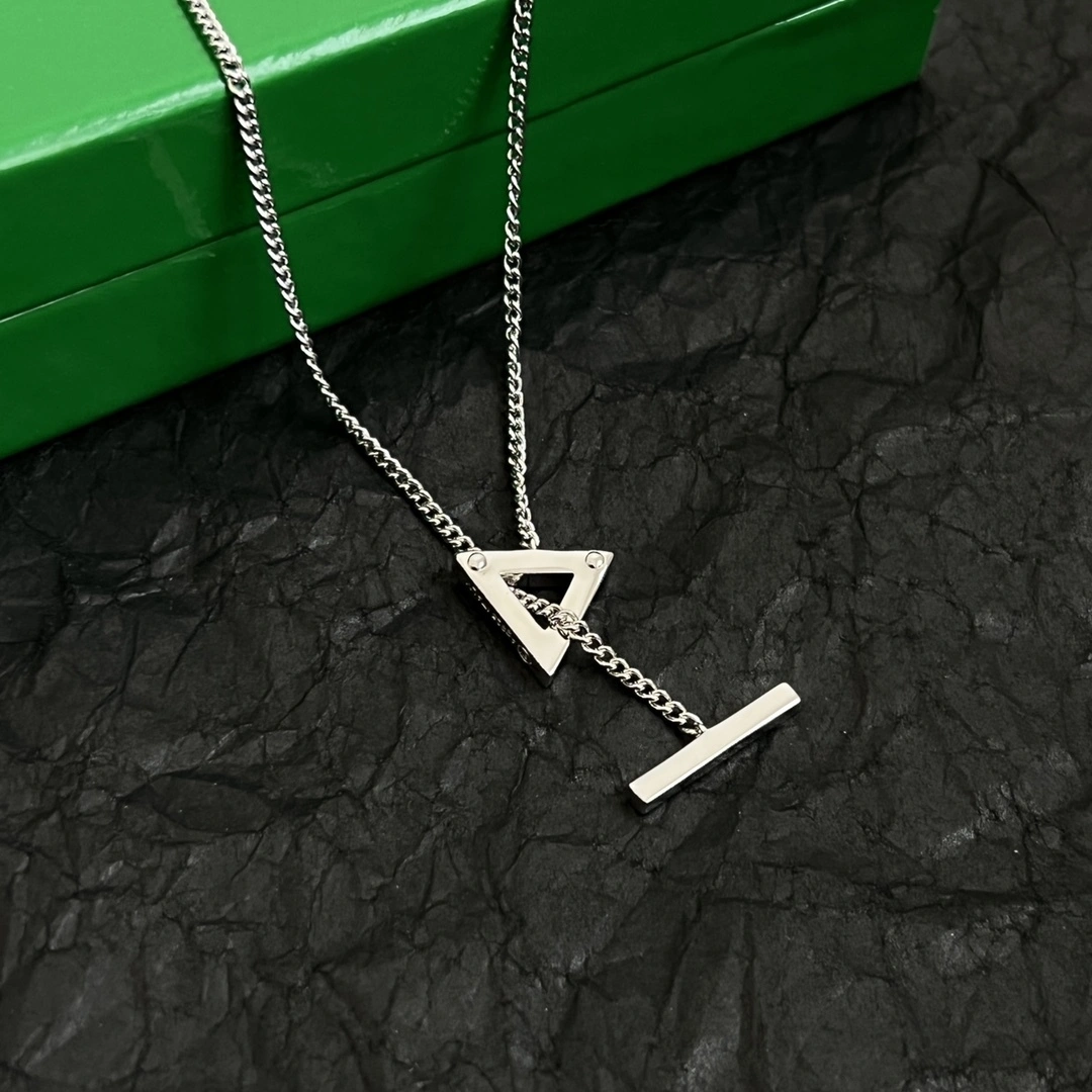 Barbara -- V595t1 necklace 2colour item:E-S092L3165-2H